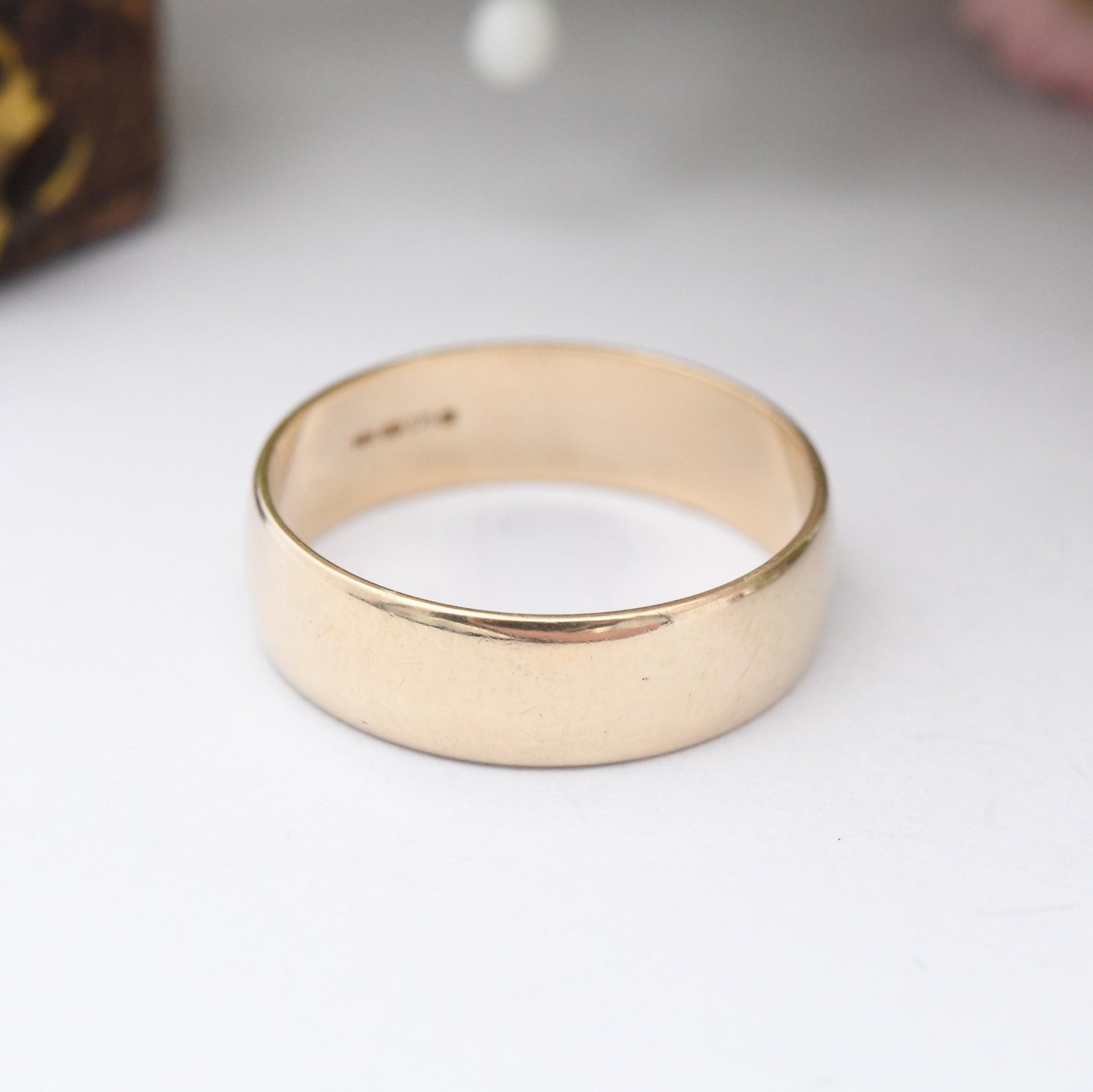 Vintage Solid 9ct Gold Band Ring - Unisex Minimalist Mid-Century Jewellery Yellow Gold Wedding Band | UK Size - K | US Size - 5 1/4