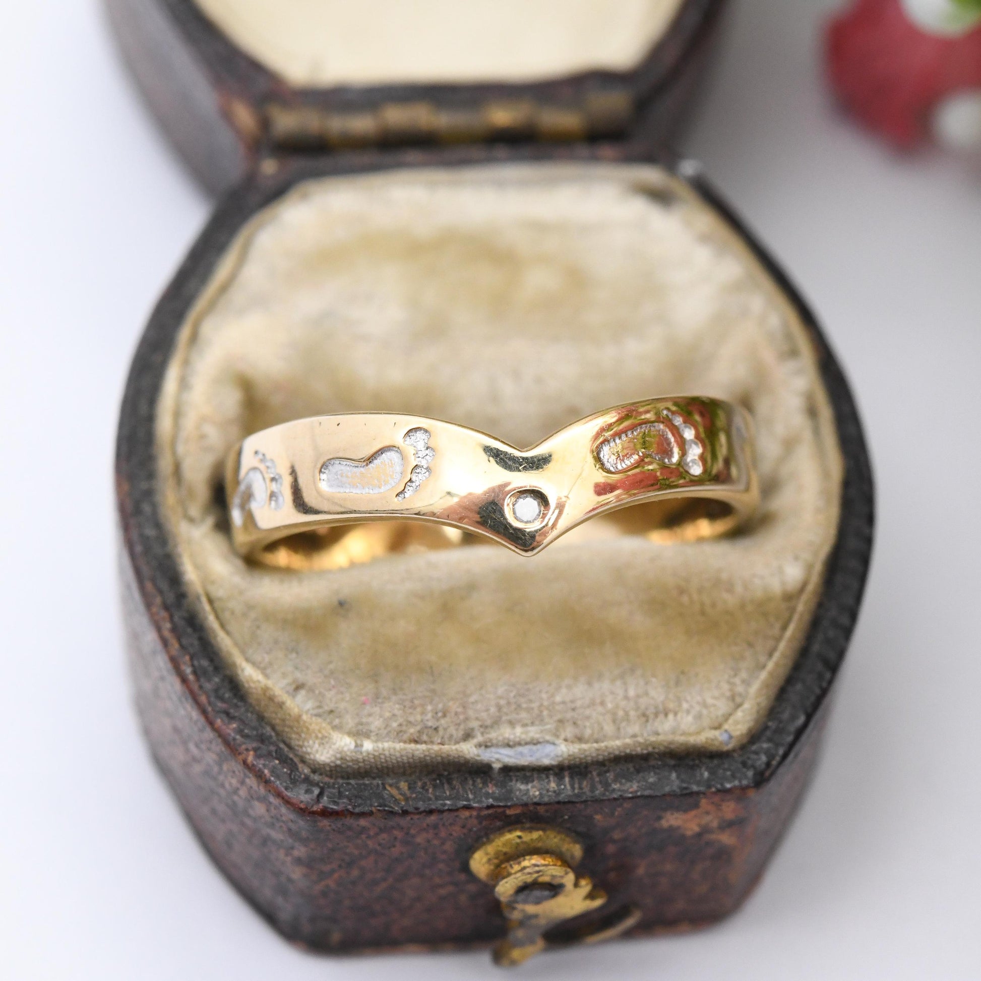 Vintage 9ct Gold Footprints Wishbone Ring with Diamond Brooks & Bentley - Saw One Set of Footprints Poem | UK Size - R 1/2 | US Size - 8 3/4