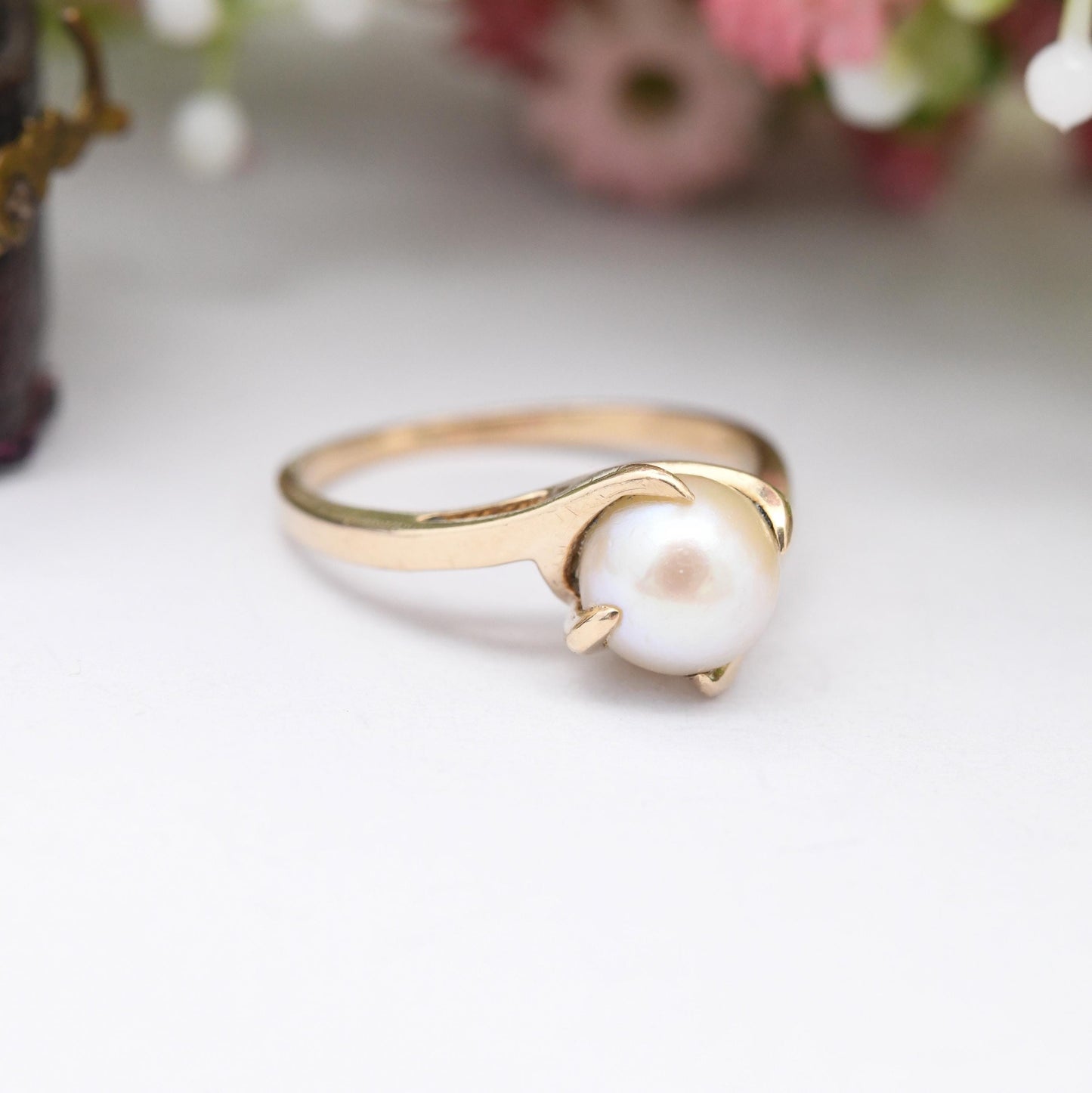 Vintage 10ct Gold Pearl Solitaire Ring - Twist Claw Mount Pretty Gold Jewellery White Stone Cultured Pearl | UK Size - L | US Size - 5 3/4