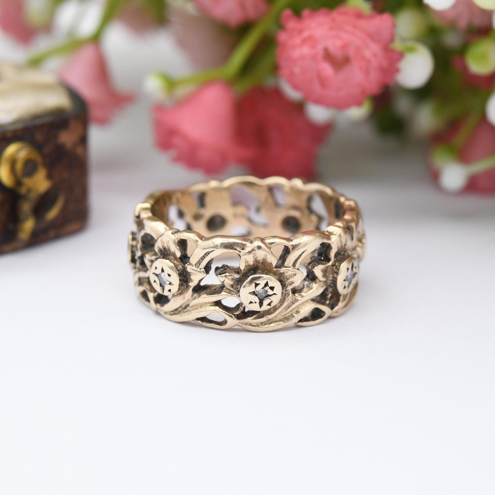 Vintage 9ct Gold and Diamond Figural Band Ring Flower and Leaf Shapes - Chunky Openwork Woven Band Ring | UK Size - M 1/2 | US Size - 6 1/2