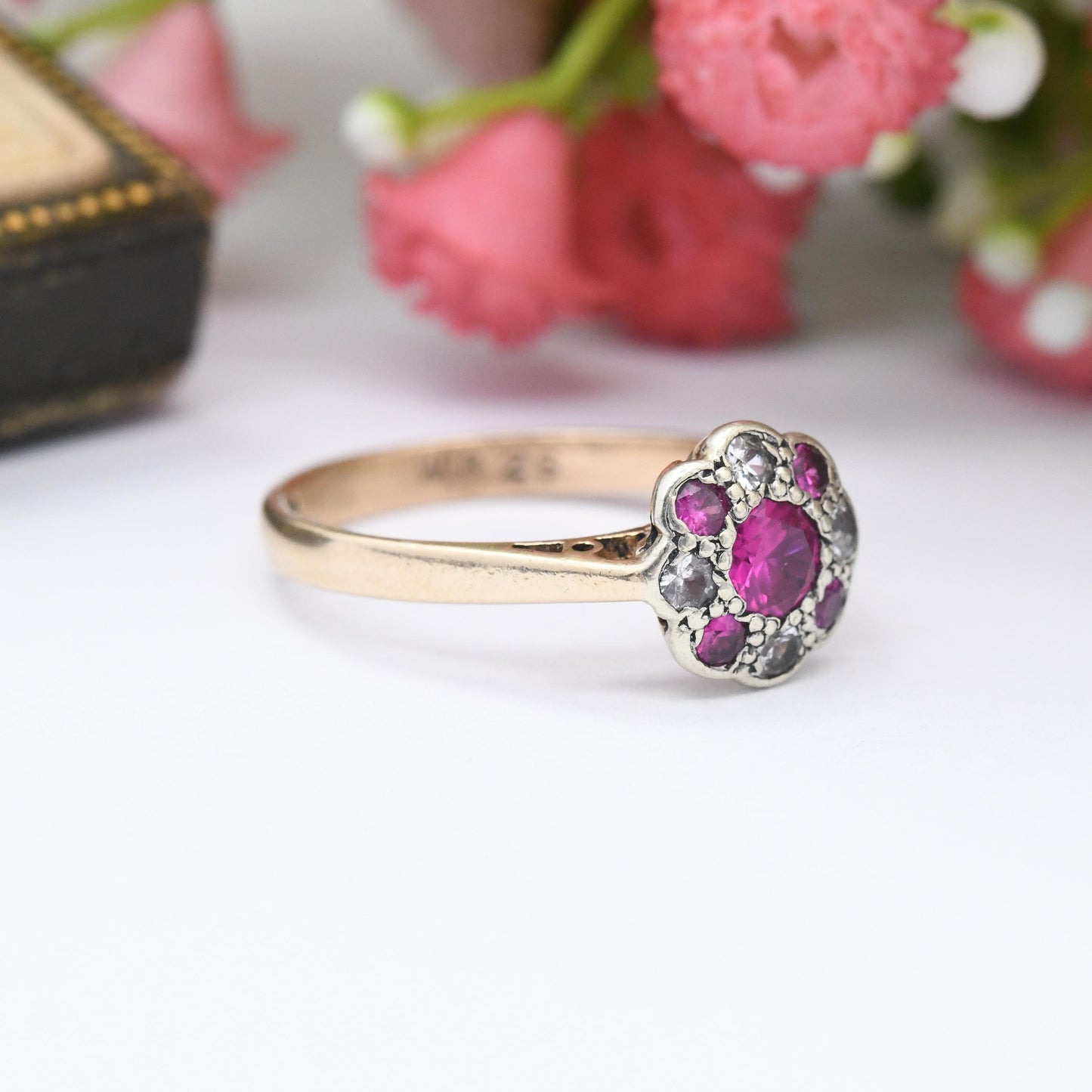 Vintage 9ct Gold Daisy Ring 1965 with Clear Stone Cluster - Floral Pretty Gold Jewellery Gift for Her | UK Size - O | US Size - 7