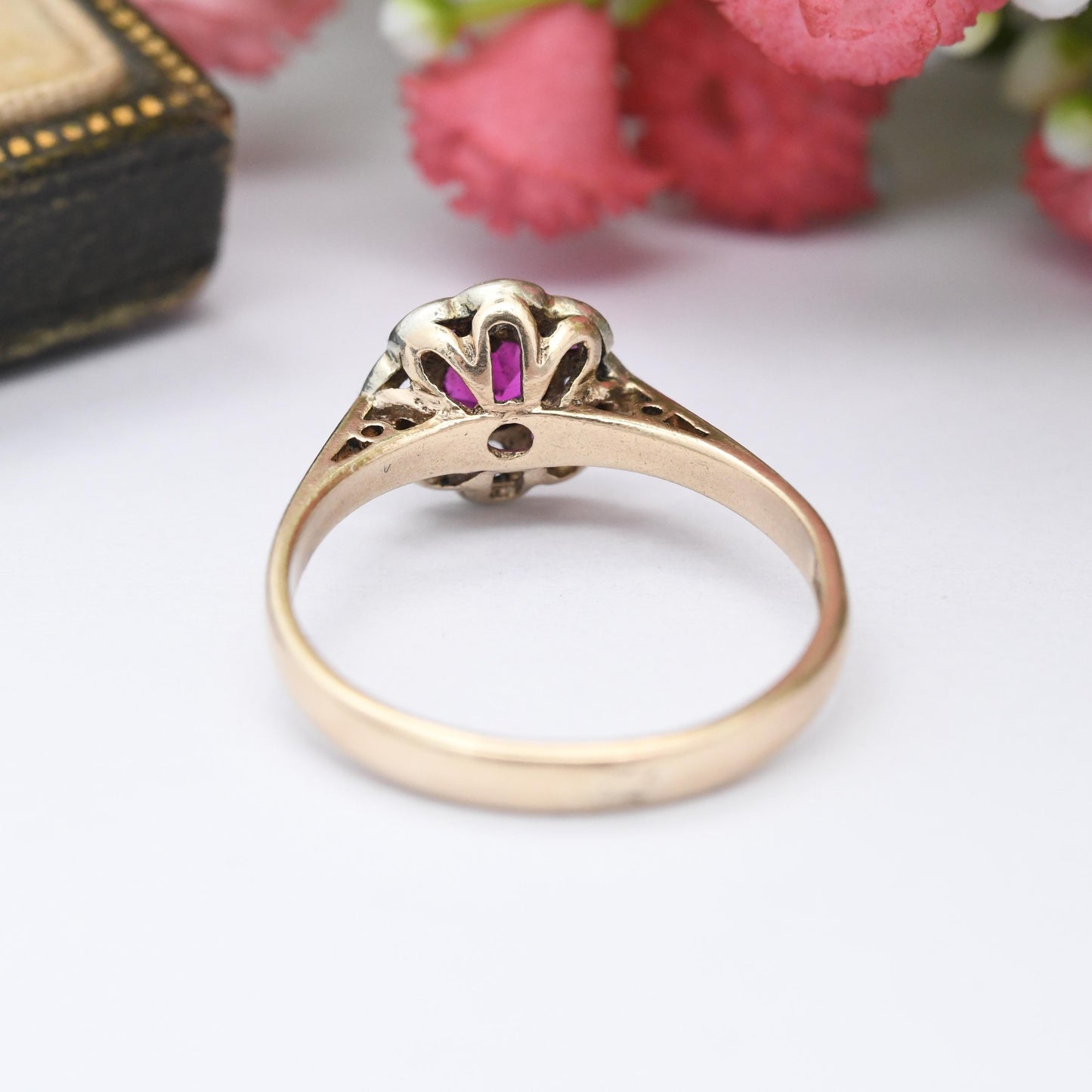 Vintage 9ct Gold Daisy Ring 1965 with Clear Stone Cluster - Floral Pretty Gold Jewellery Gift for Her | UK Size - O | US Size - 7