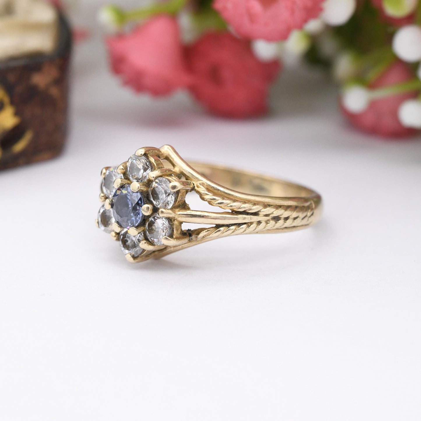 9ct Gold Flower Cluster Ring 2004 Blue and Clear Stones - Chunky Textured Rope Twist Floral Ring Gift for Her | UK Size - O US Size - 7 1/4