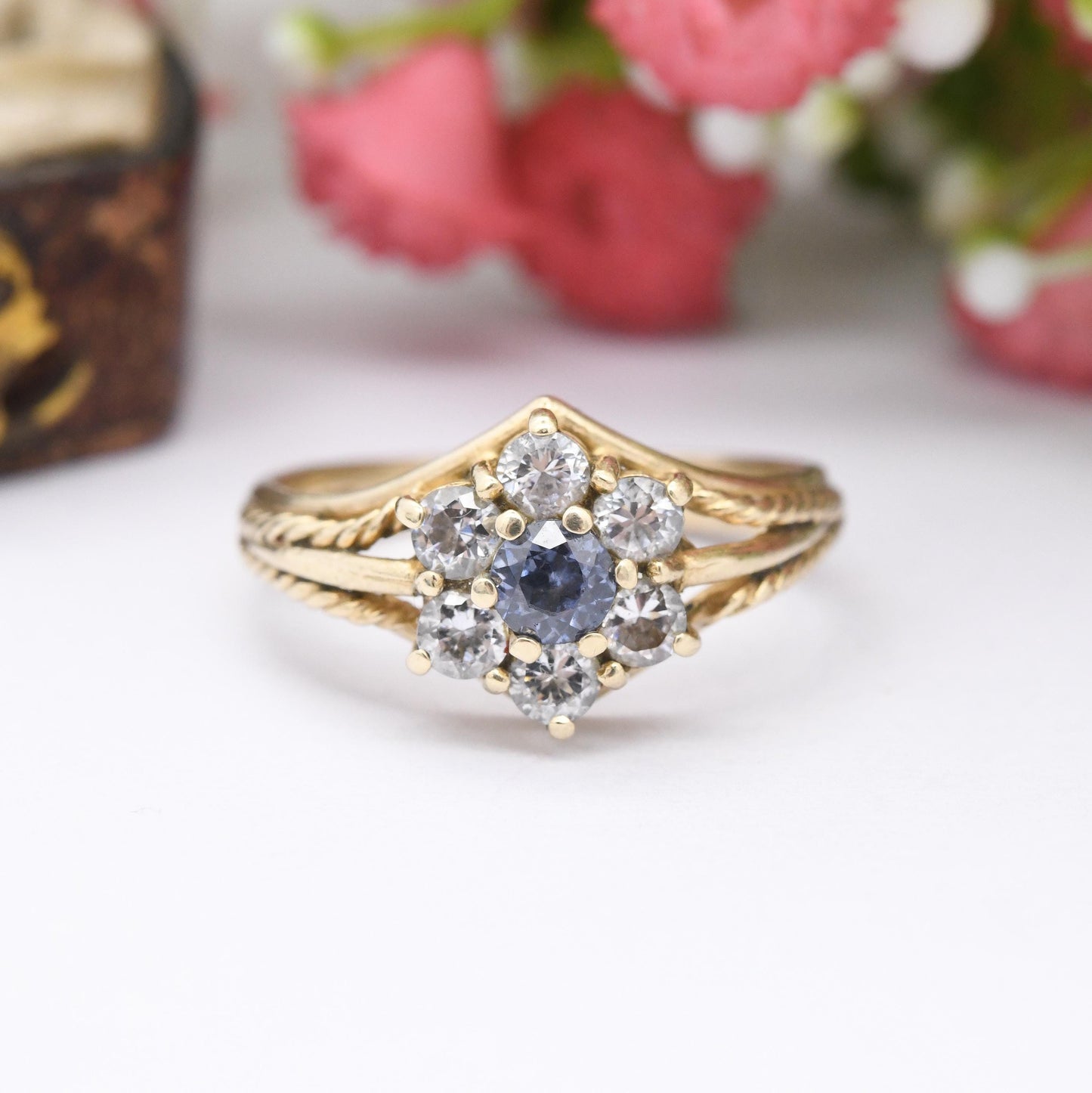 9ct Gold Flower Cluster Ring 2004 Blue and Clear Stones - Chunky Textured Rope Twist Floral Ring Gift for Her | UK Size - O US Size - 7 1/4