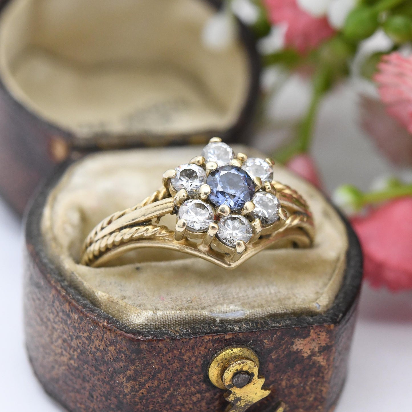 9ct Gold Flower Cluster Ring 2004 Blue and Clear Stones - Chunky Textured Rope Twist Floral Ring Gift for Her | UK Size - O US Size - 7 1/4