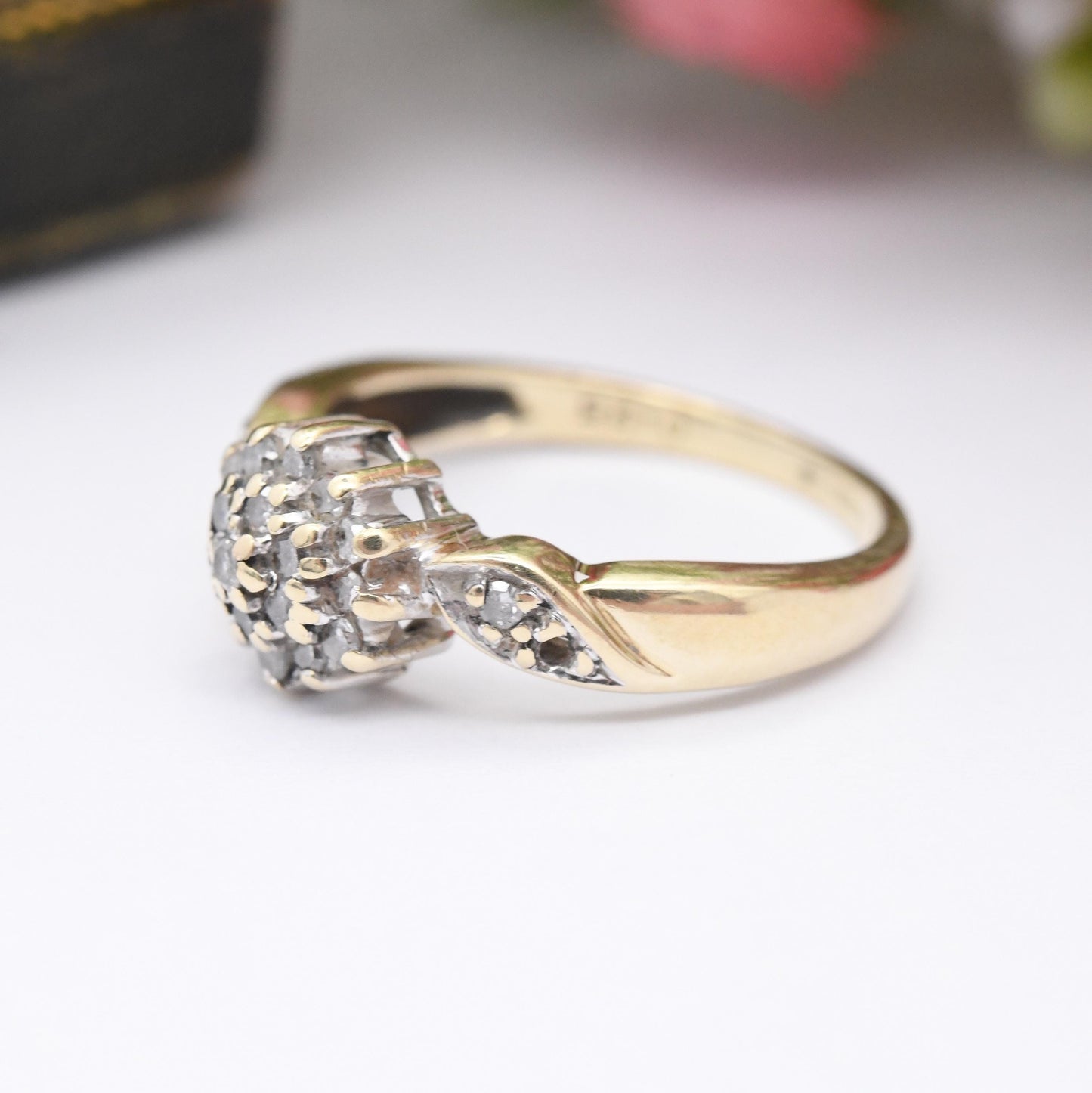 Vintage 9ct Gold and Diamond Cluster Ring 0.25 Carats 25 Points - Twist Pretty Gold Jewellery Gift for Her | UK Size - L | US Size - 5 3/4