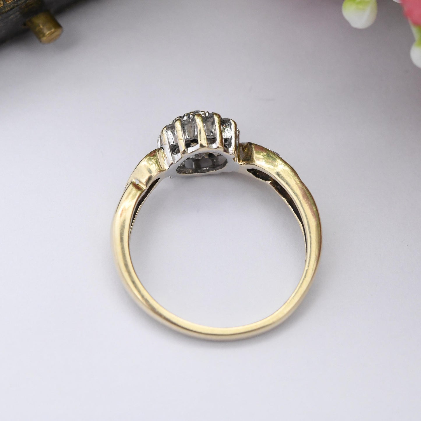 Vintage 9ct Gold and Diamond Cluster Ring 0.25 Carats 25 Points - Twist Pretty Gold Jewellery Gift for Her | UK Size - L | US Size - 5 3/4