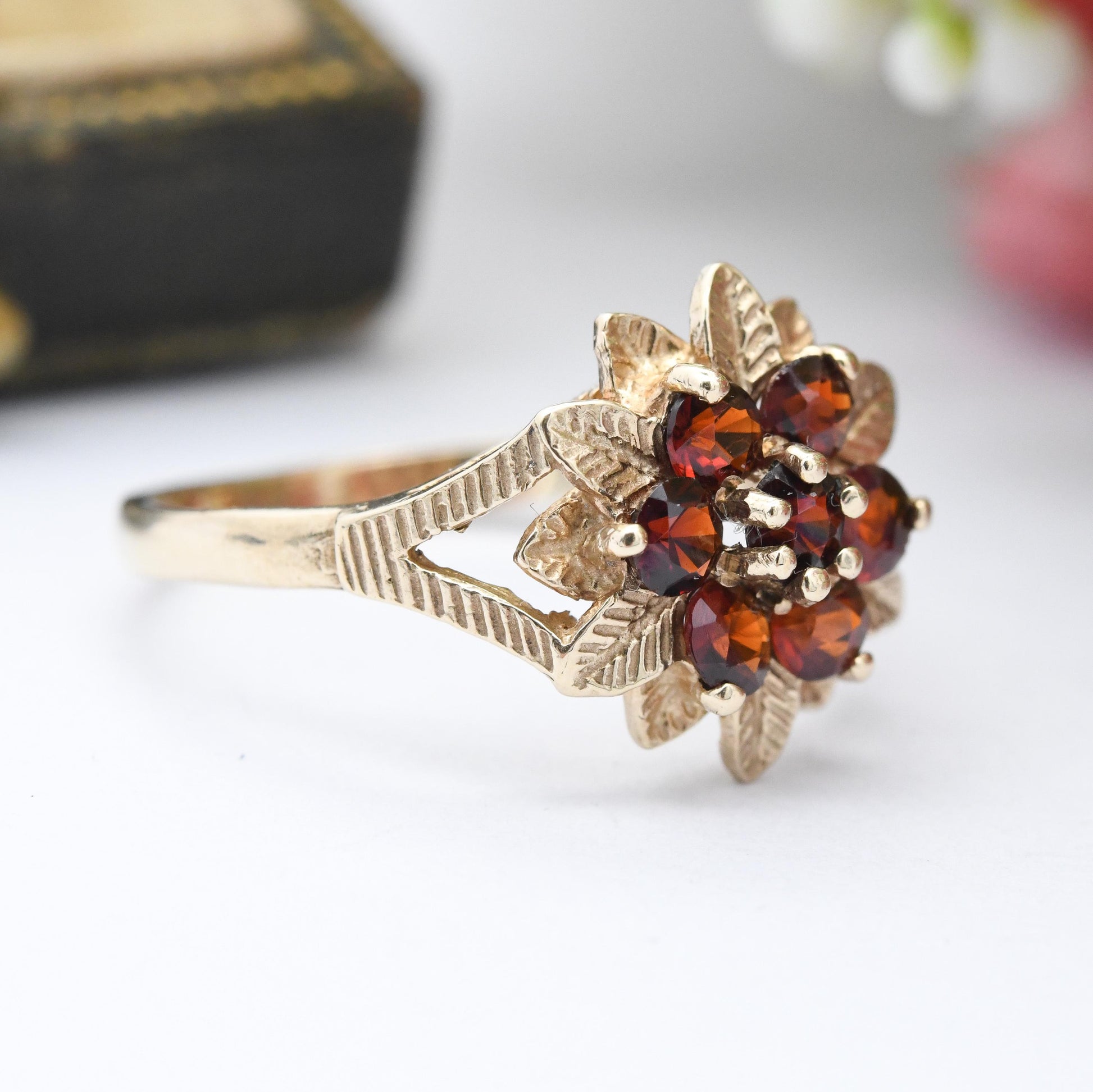 Vintage 9ct Gold Garnet Flower Ring 1979 - Mid-Century Floral Cluster Cocktail Red Gemstones Textured Leaves | UK Size - N 1/2 | US Size - 7