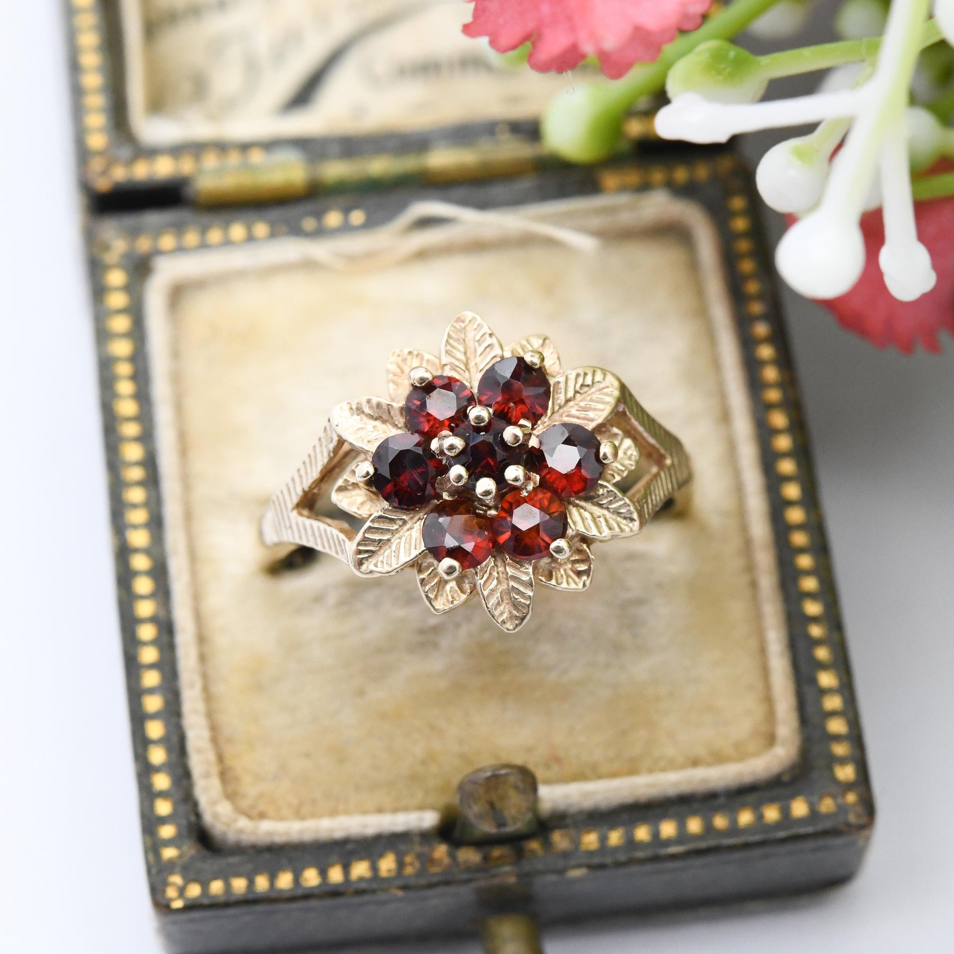 Vintage 9ct Gold Garnet Flower Ring 1979 - Mid-Century Floral Cluster Cocktail Red Gemstones Textured Leaves | UK Size - N 1/2 | US Size - 7