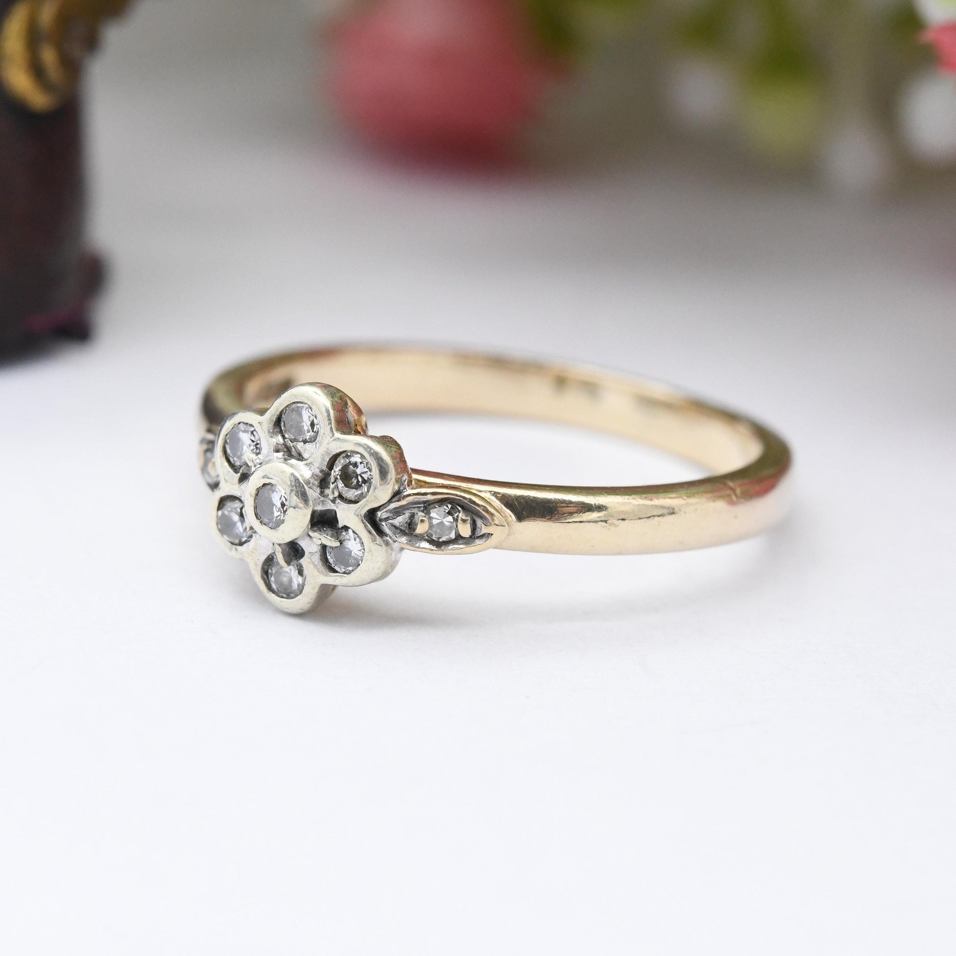 Vintage 9ct Gold Diamond Daisy Ring 0.1 Carats 10 Points - Floral Cluster Ring | Pretty Gold Gift for Her | UK Size - M | US Size - 6 1/4