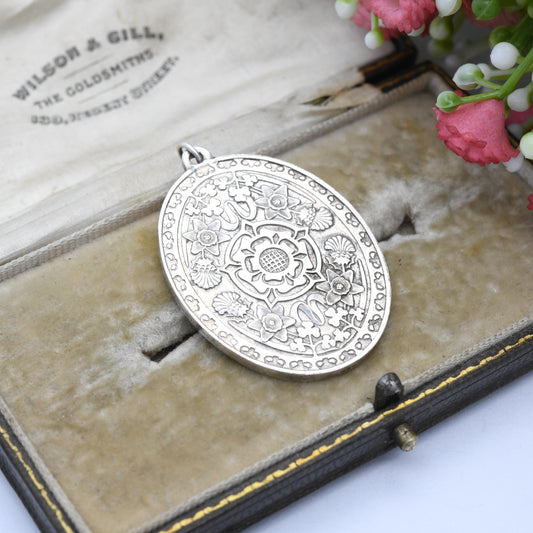 Vintage Sterling Silver Elizabeth II 1977 Silver Jubilee Medal Pendant - John Pinches Silver Collectable Memorabilia | Jubilee Head Stamp