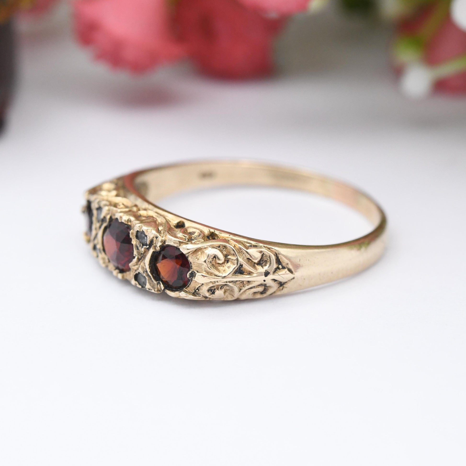 Vintage 9ct Gold Garnet Three Stone Ring 1979 Clear Stone Accent - Red Antique Style Trilogy Jewellery Gift | UK Size - R | US Size - 8 1/2