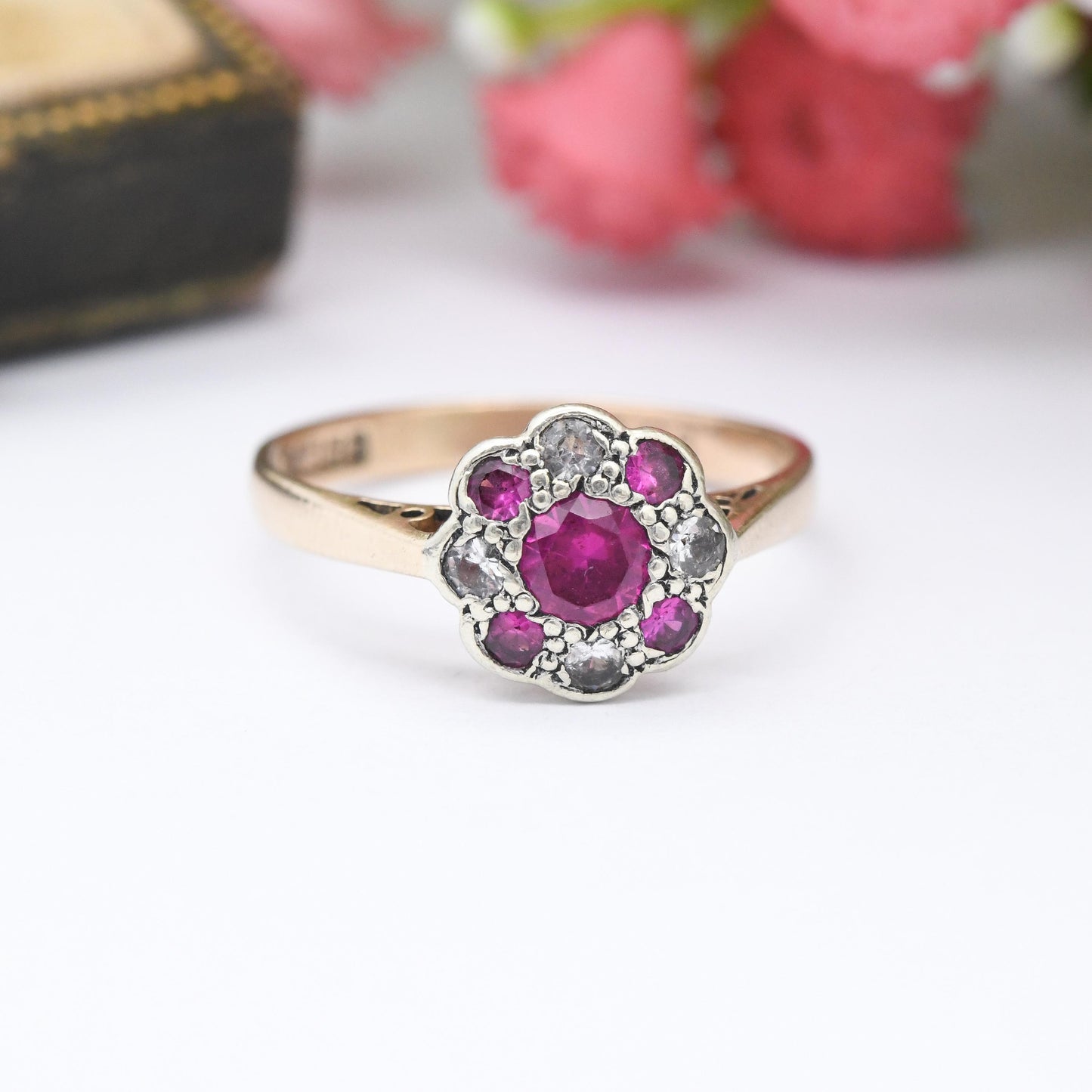 Vintage 9ct Gold Daisy Ring 1965 with Clear Stone Cluster - Floral Pretty Gold Jewellery Gift for Her | UK Size - O | US Size - 7