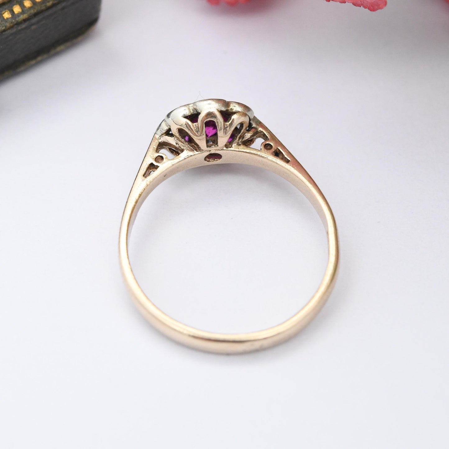 Vintage 9ct Gold Daisy Ring 1965 with Clear Stone Cluster - Floral Pretty Gold Jewellery Gift for Her | UK Size - O | US Size - 7