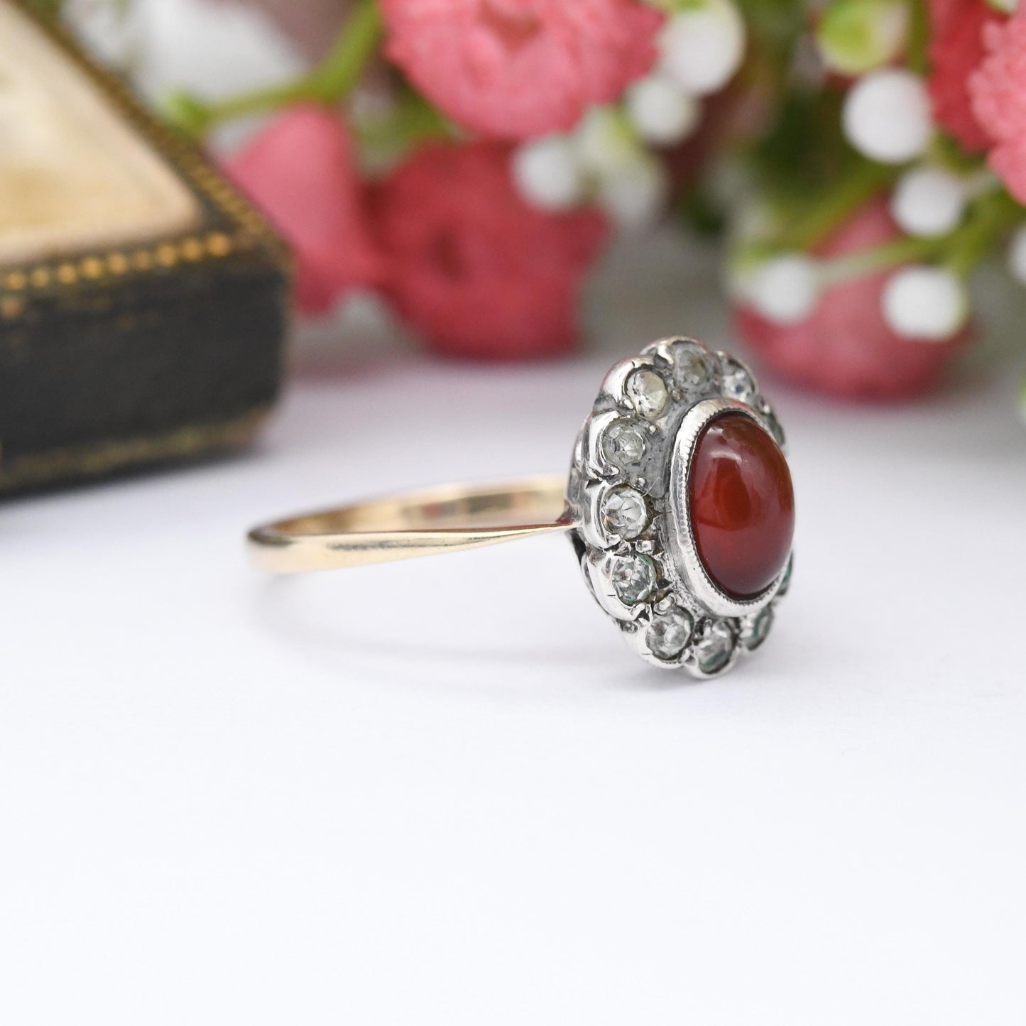 Vintage 9ct Gold & Sterling Silver Carnelian Paste Floral Halo Ring c. 1950 - Daisy Flower Ring Cocktail | UK Size - M 1/2 | US Size - 6 1/4