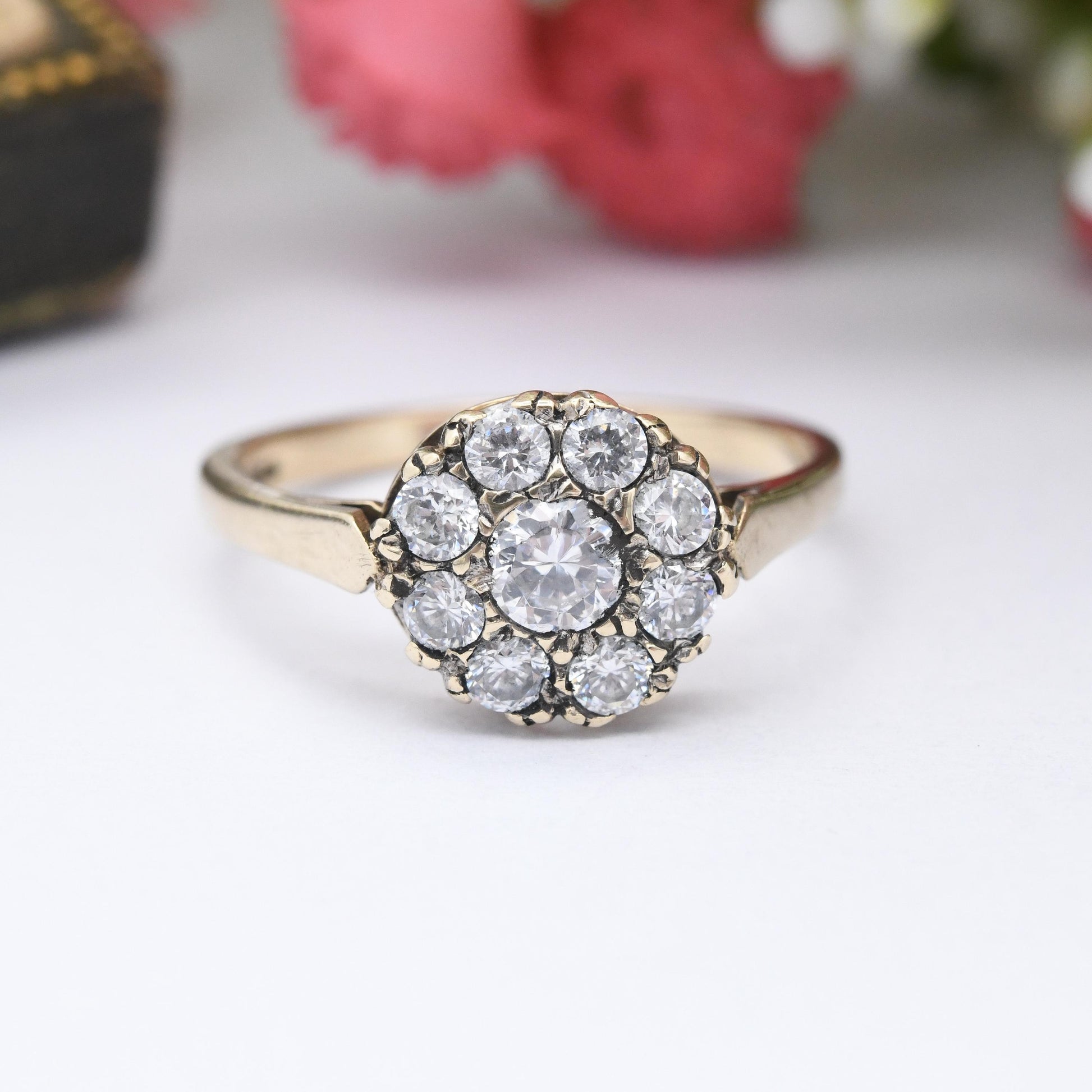 Vintage 9ct Gold Daisy Ring Clear Stone Floral Cluster - Pretty Solid Gold Jewellery Gift for Her | UK Size - O | US Size - 7 1/4