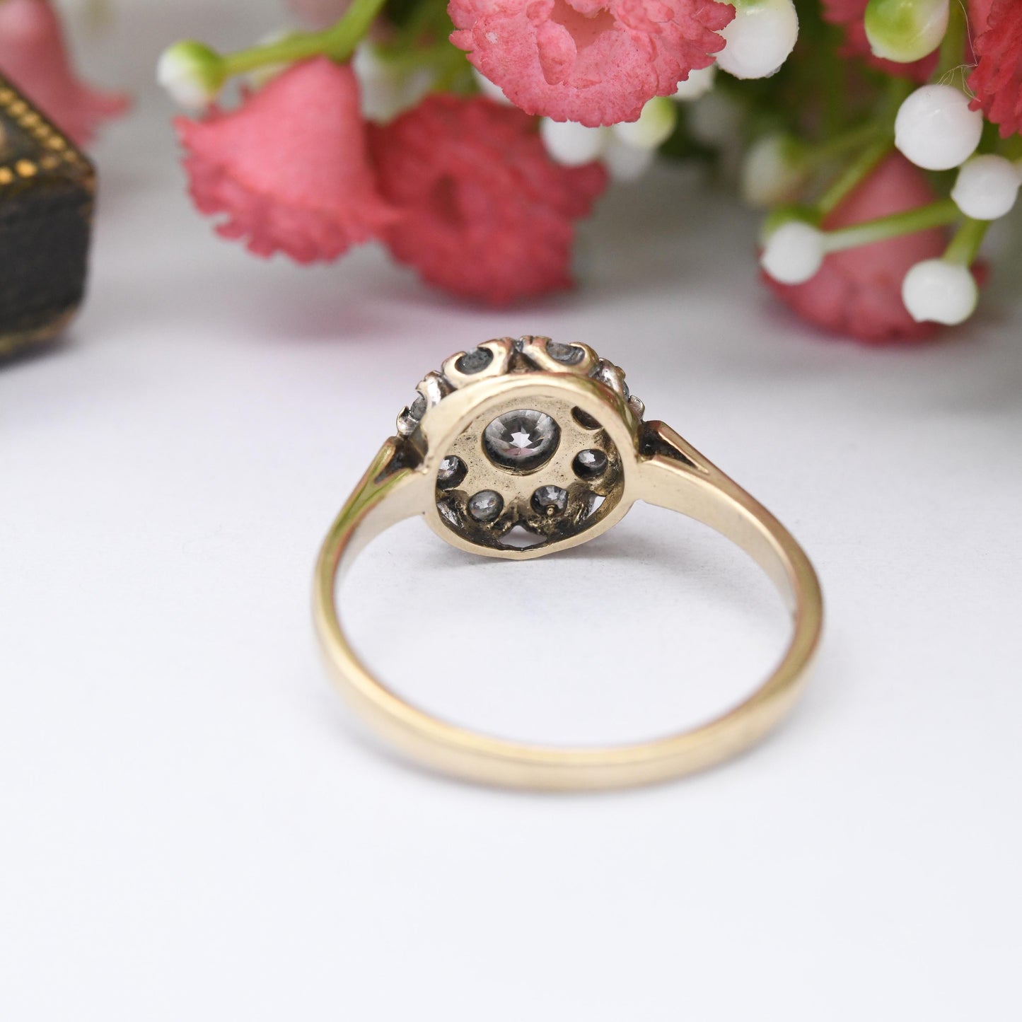 Vintage 9ct Gold Daisy Ring Clear Stone Floral Cluster - Pretty Solid Gold Jewellery Gift for Her | UK Size - O | US Size - 7 1/4