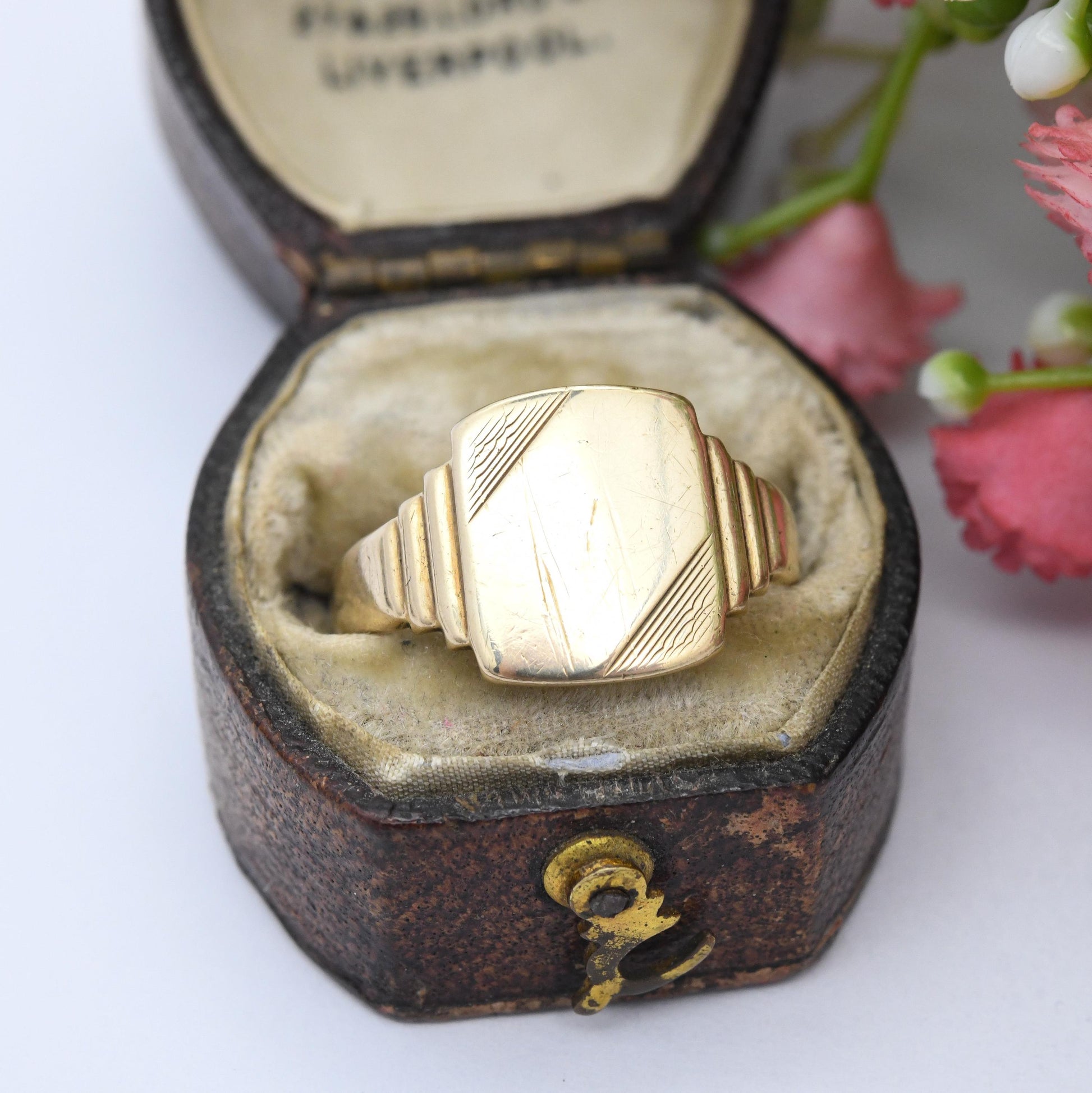 Vintage 9ct Gold Signet Ring 1967 - Art Deco Style Step Design | Gold Ring for Engraving Gift for Him | UK Size - O 1/2 | US Size - 7 1/2