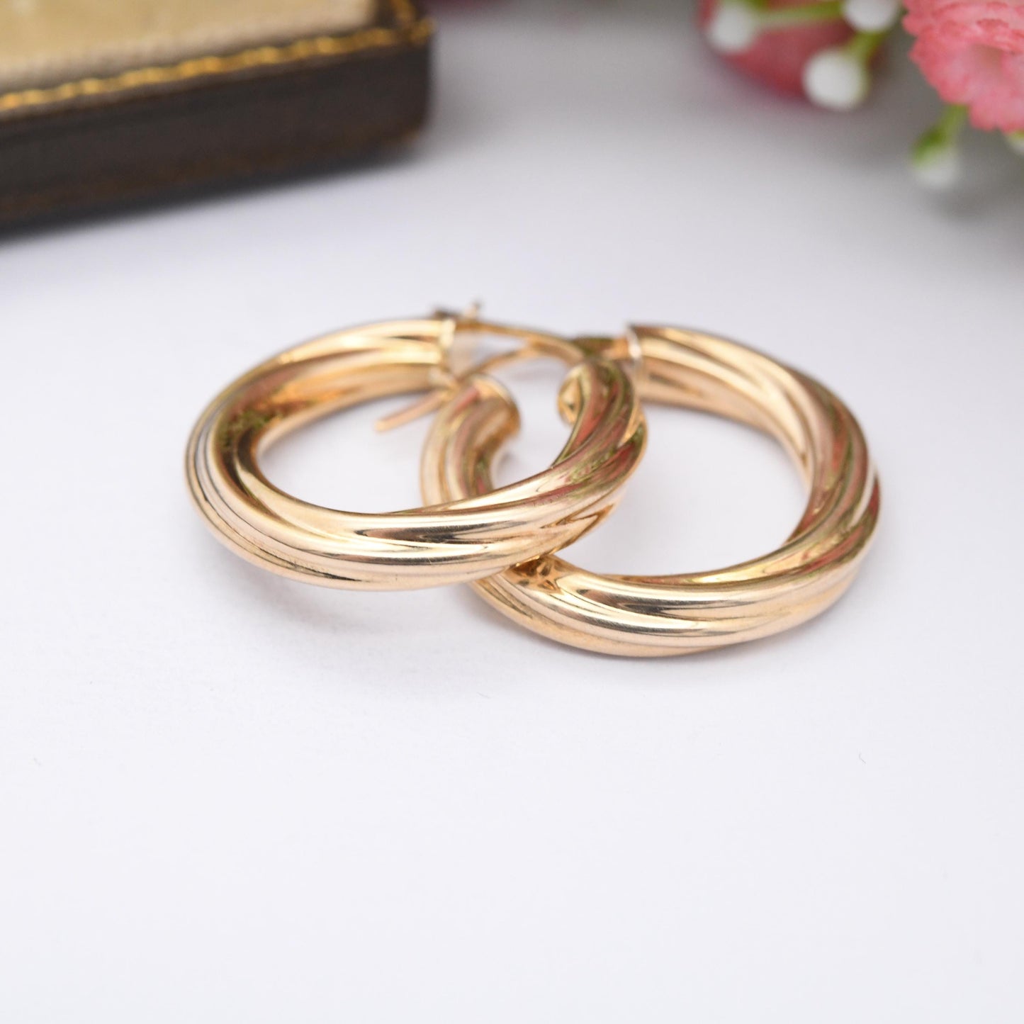 Unoaerre 9ct Gold Hoop Earrings 2001 - Italian Designer Ribbed Circle Hoops | Minimal Everyday Plain Round Hoops Chunky