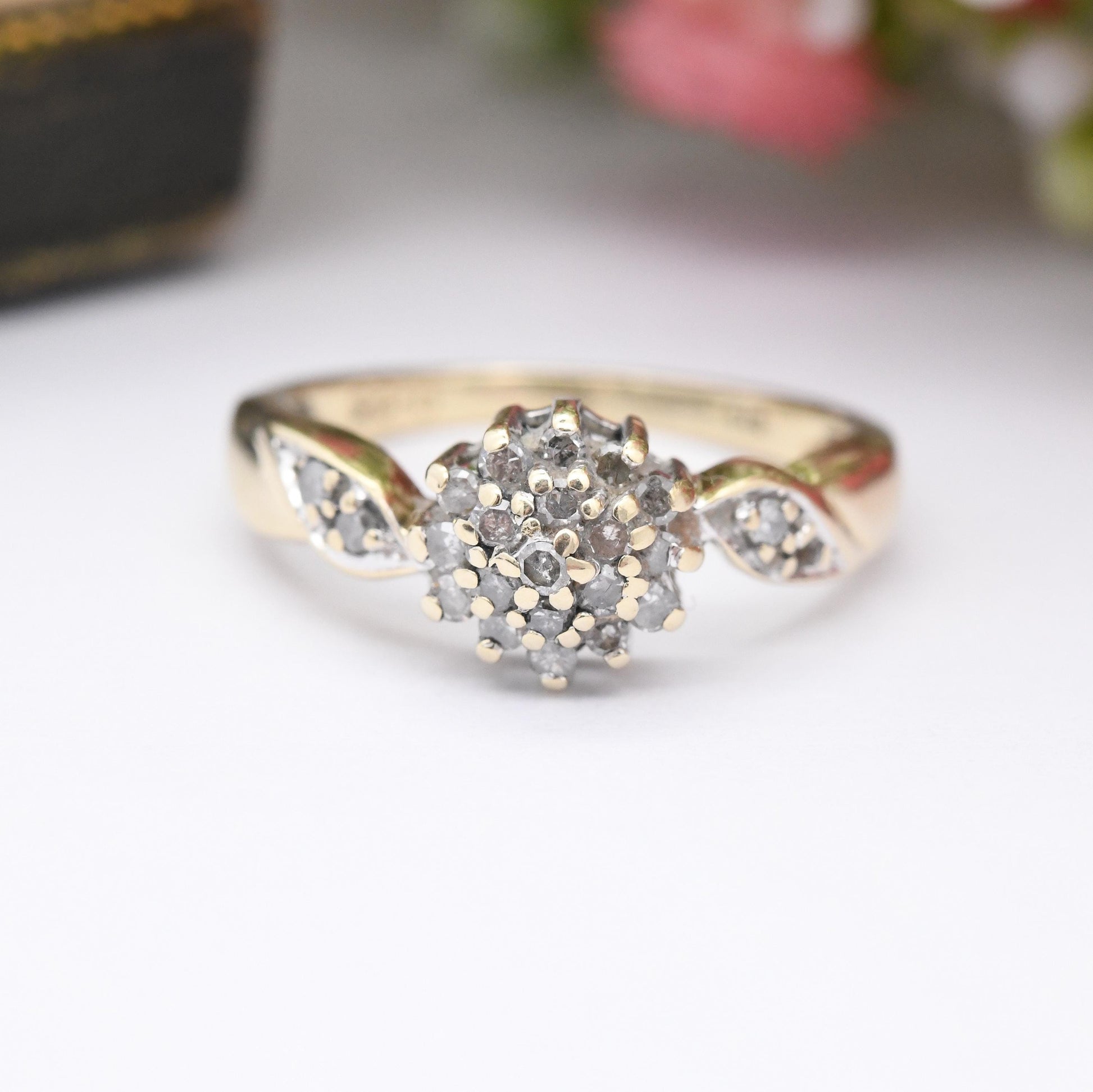 Vintage 9ct Gold and Diamond Cluster Ring 0.25 Carats 25 Points - Twist Pretty Gold Jewellery Gift for Her | UK Size - L | US Size - 5 3/4