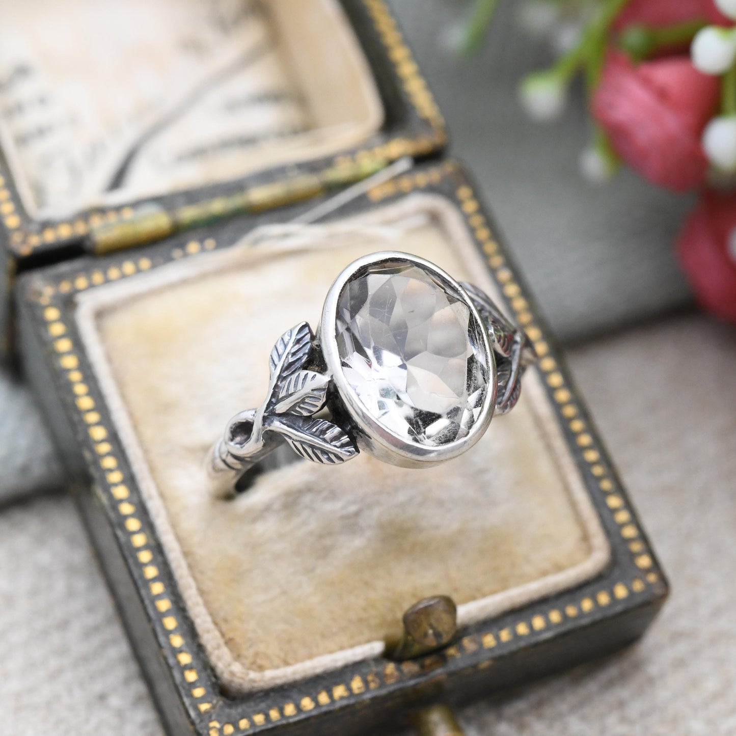 Vintage Sterling Silver Quartz Ring with Leaf Shoulders - Statement Mid-Century Gemstone Jewellery Faceted | UK Size - P 1/2 | US Size - 8