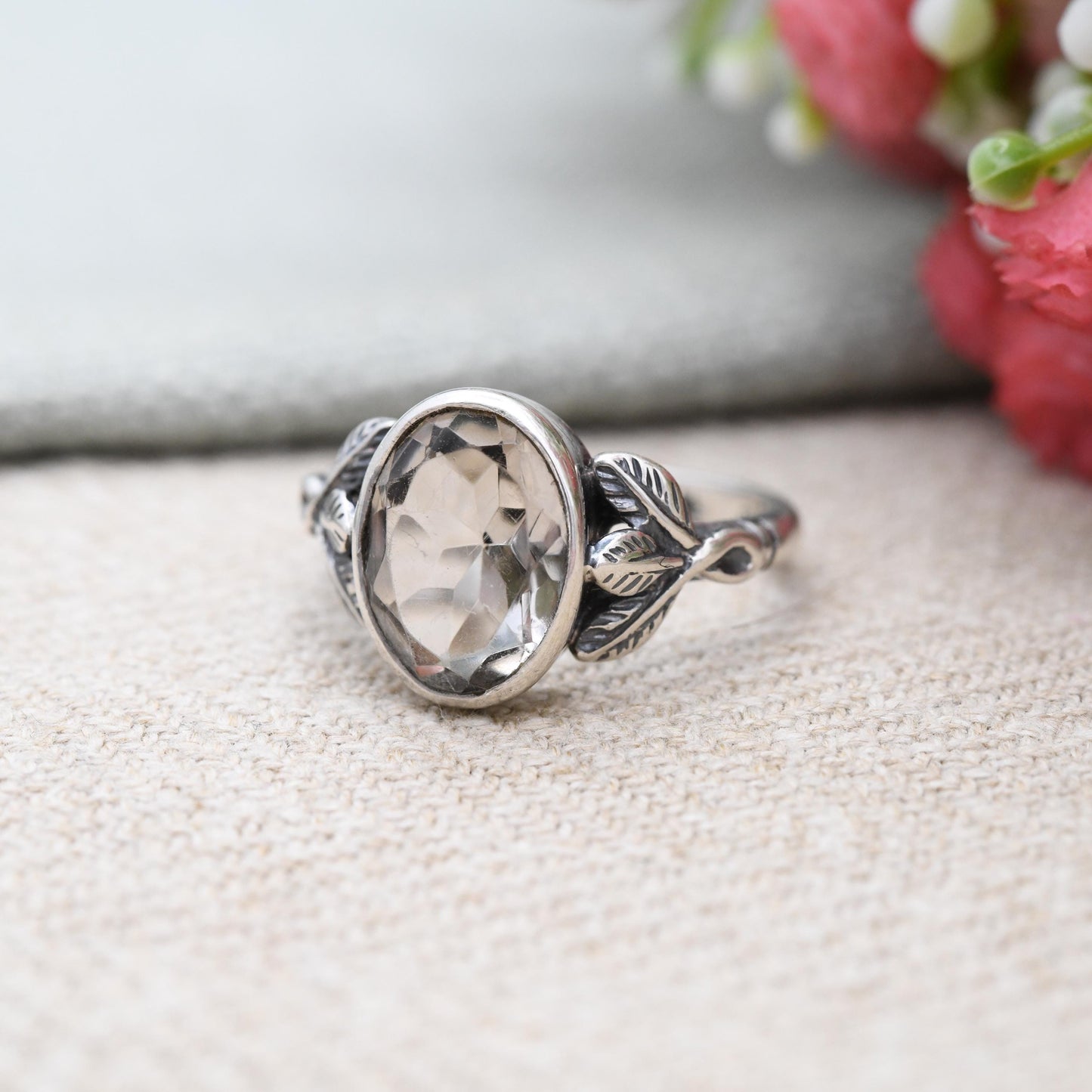 Vintage Sterling Silver Quartz Ring with Leaf Shoulders - Statement Mid-Century Gemstone Jewellery Faceted | UK Size - P 1/2 | US Size - 8