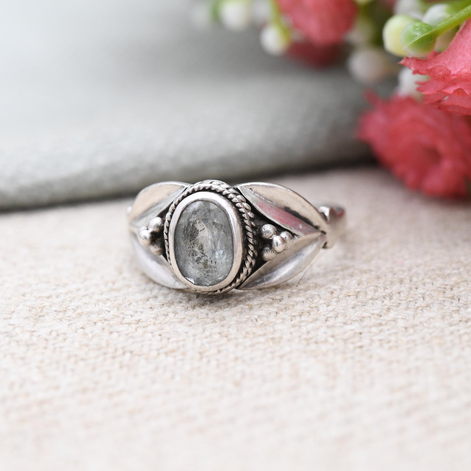 Vintage Sterling Silver Ring with Leaf and Berry Shoulders - Faceted Blue Stone | Pretty Detail Rope Bezel | UK Size - N | US Size - 6 3/4
