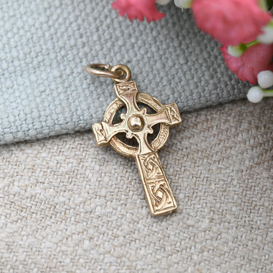 Vintage 9ct Gold Celtic Cross Pendant with Openwork Pattern - Yellow Gold Christian Religious Necklace Gift for Christening Baptism