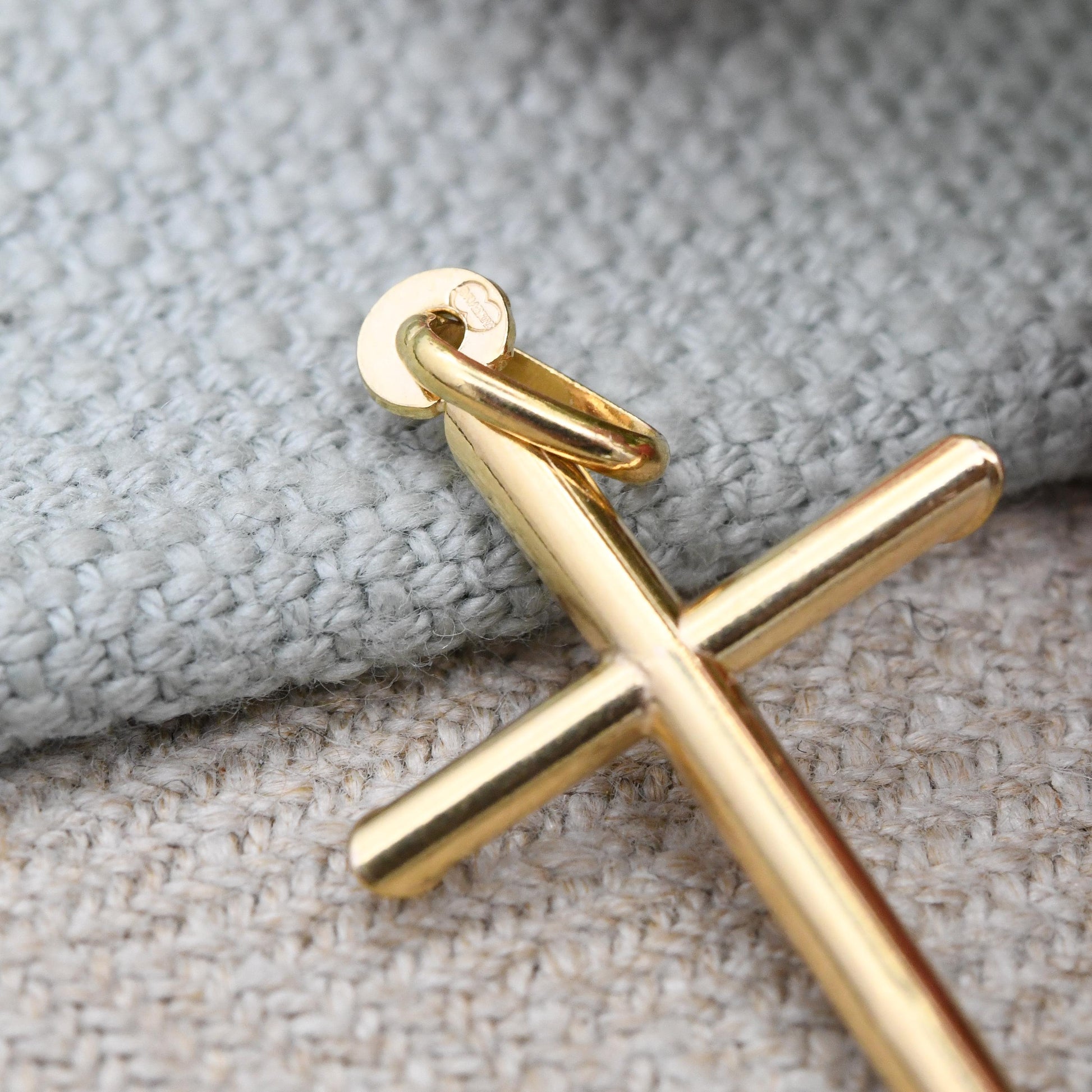 Unoaerre Vintage 9ct Gold Cross Pendant - Italian Designer Jewellery Yellow Gold Christian Religious Necklace Gift Christening Baptism