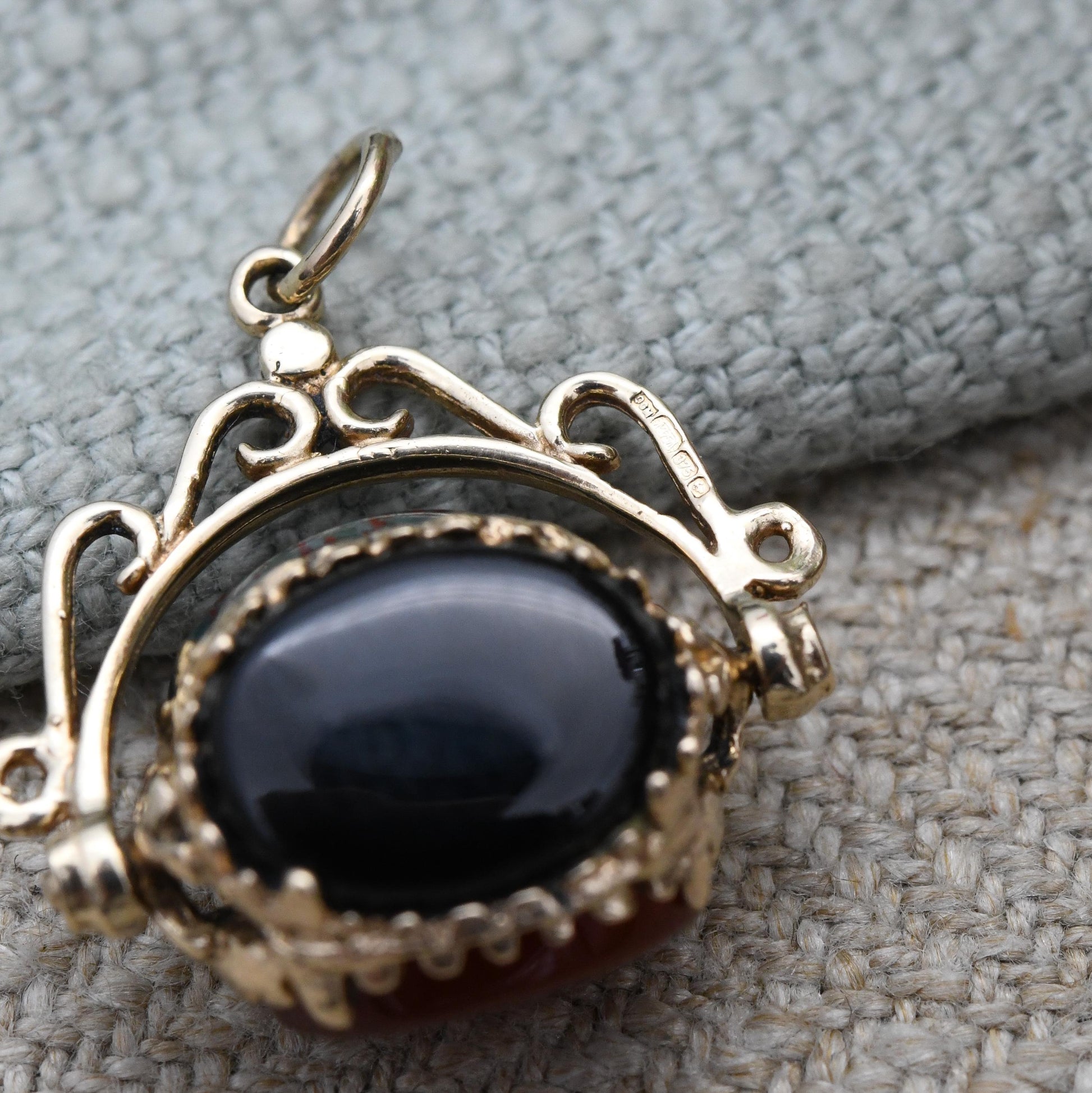 Vintage 9ct Gold Gemstone Spinner Fob Pendant - Antique Style Miniature Spinning Watch Fob Charm Ornate | Onyx Bloodstone Red Carnelian