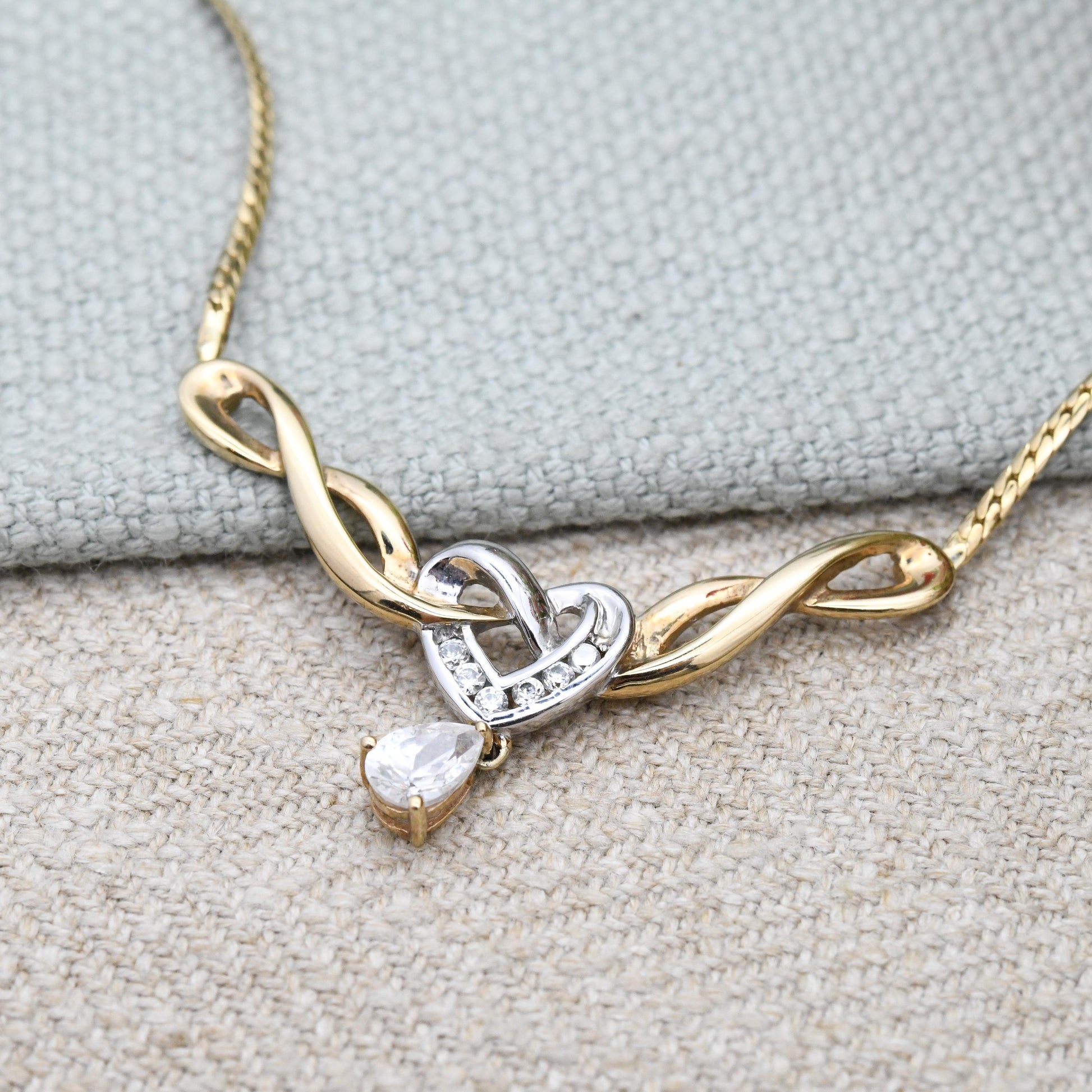 Vintage 9ct Gold Heart Pendant Necklace - Knotted Integral Teardrop Pretty Ornate Solid Gold Jewellery Gift for Her | Y2K 2000s Yellow Gold