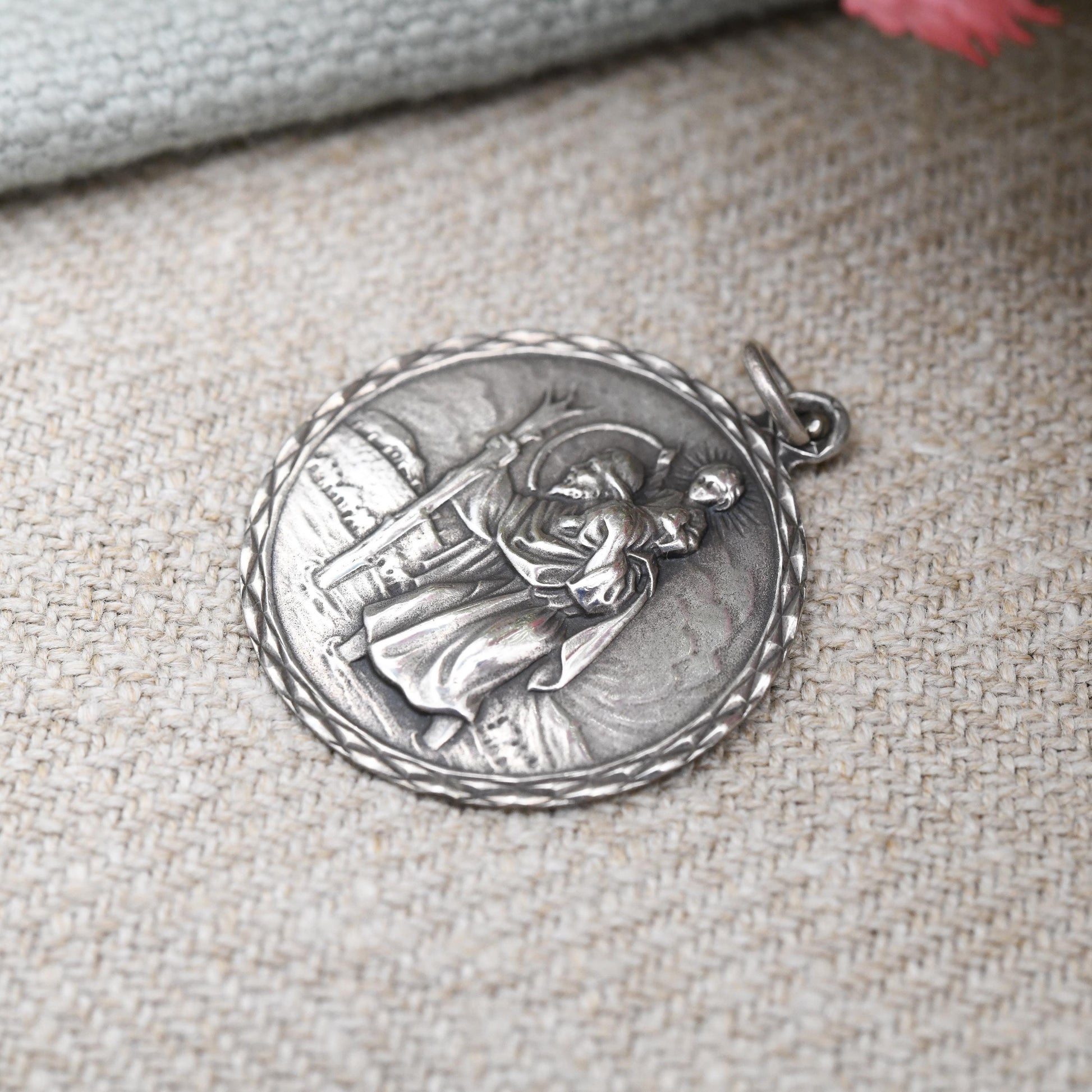 Vintage Sterling Silver St. Christopher Pendant 1976 - Large Circle Saint of Travelling | Christian Religious Jewellery | Detailed 3D Image