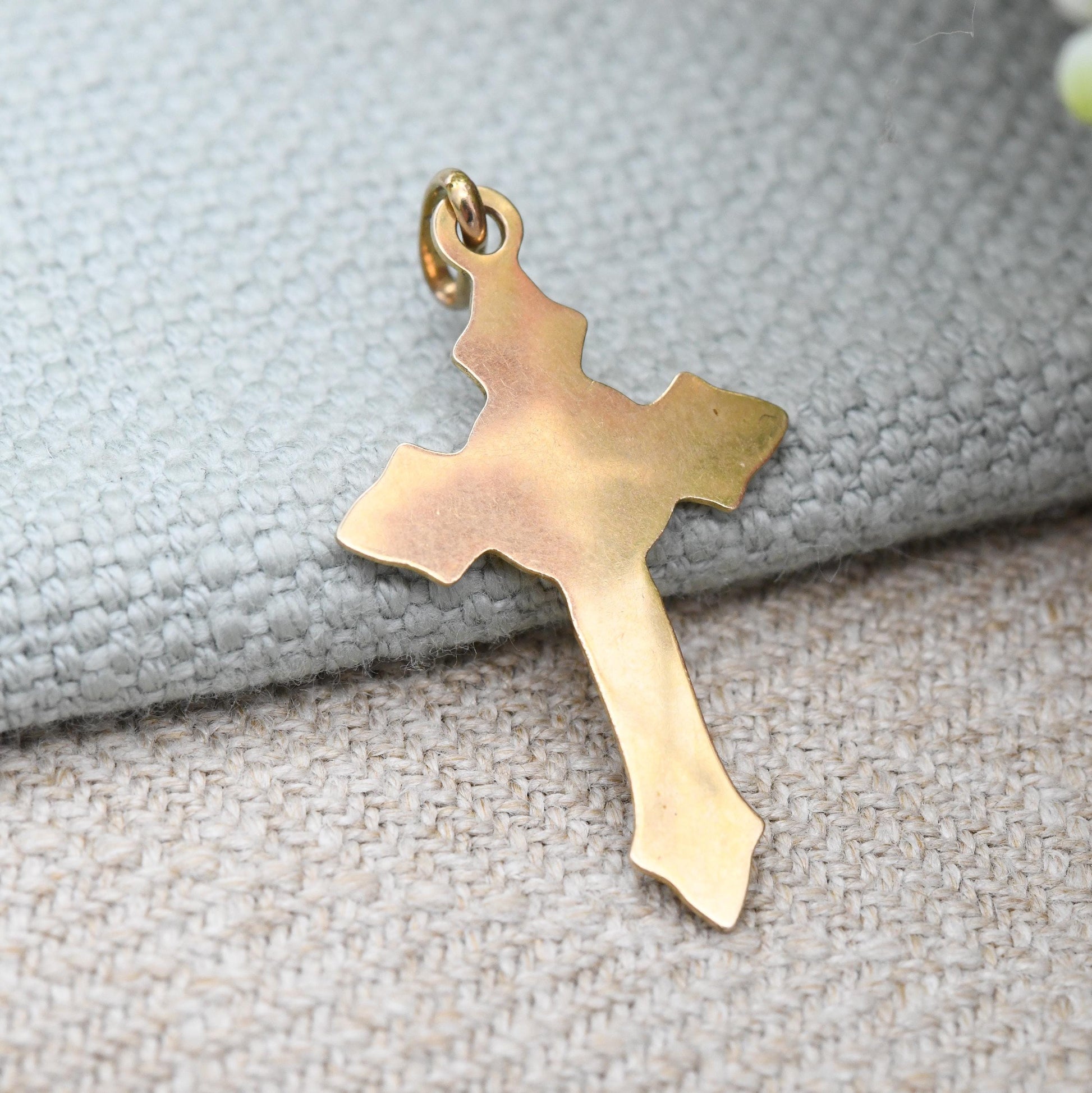 Vintage 9ct Gold INRI Jesus on the Cross Pendant 1996 Unoaerre - Italian Gift for Christening Baptism | Detailed 3D Image Floral Design