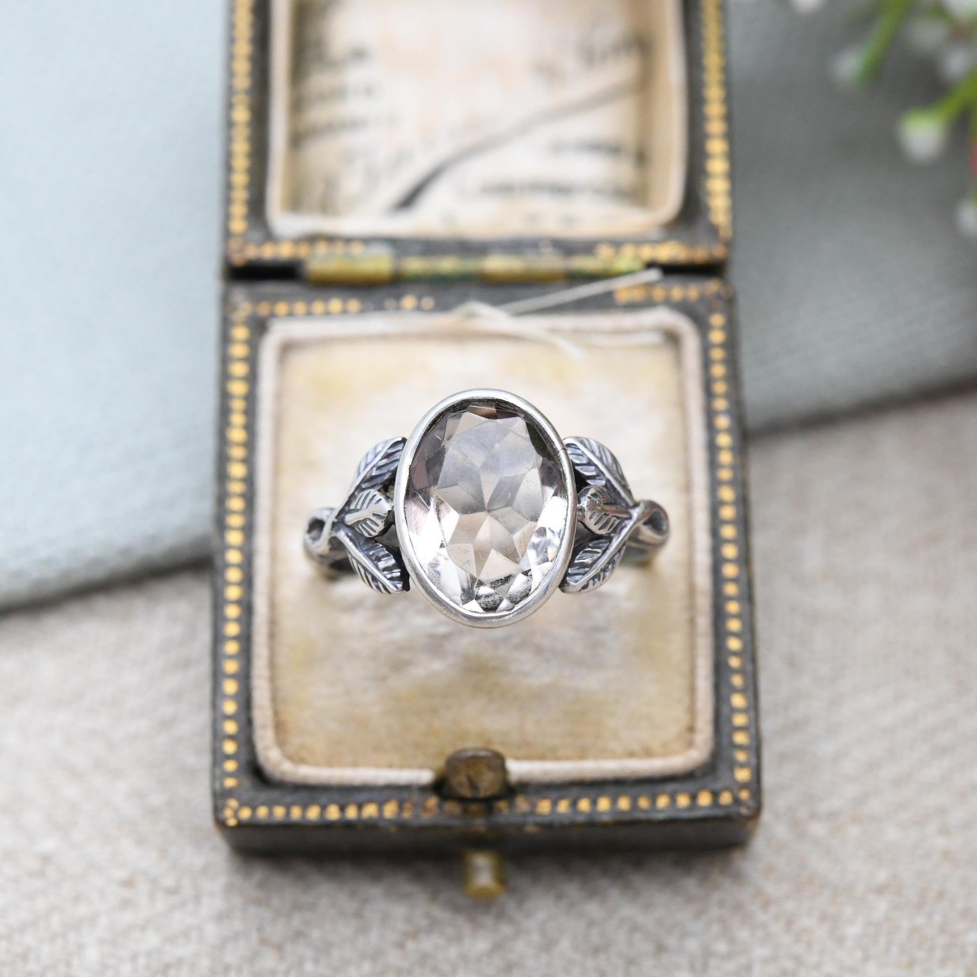 Vintage Sterling Silver Quartz Ring with Leaf Shoulders - Statement Mid-Century Gemstone Jewellery Faceted | UK Size - P 1/2 | US Size - 8