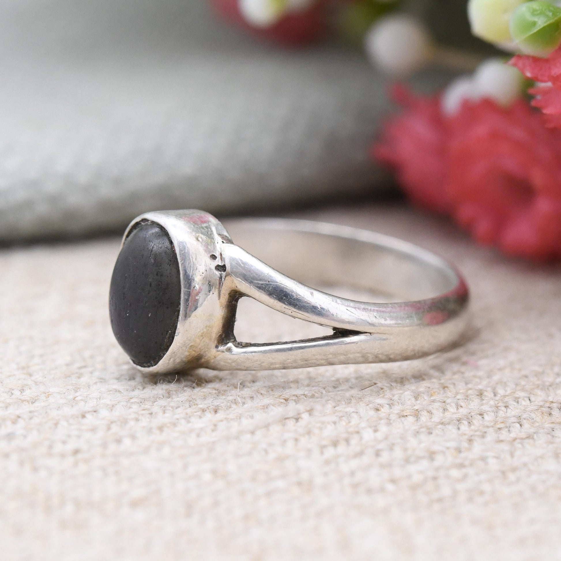 Vintage Sterling Silver Labradorite Ring - Minimal Oval Shape Cabochon Gemstone Blue Stone | Gift for Her | UK Size - J 1/2 | US Size - 5