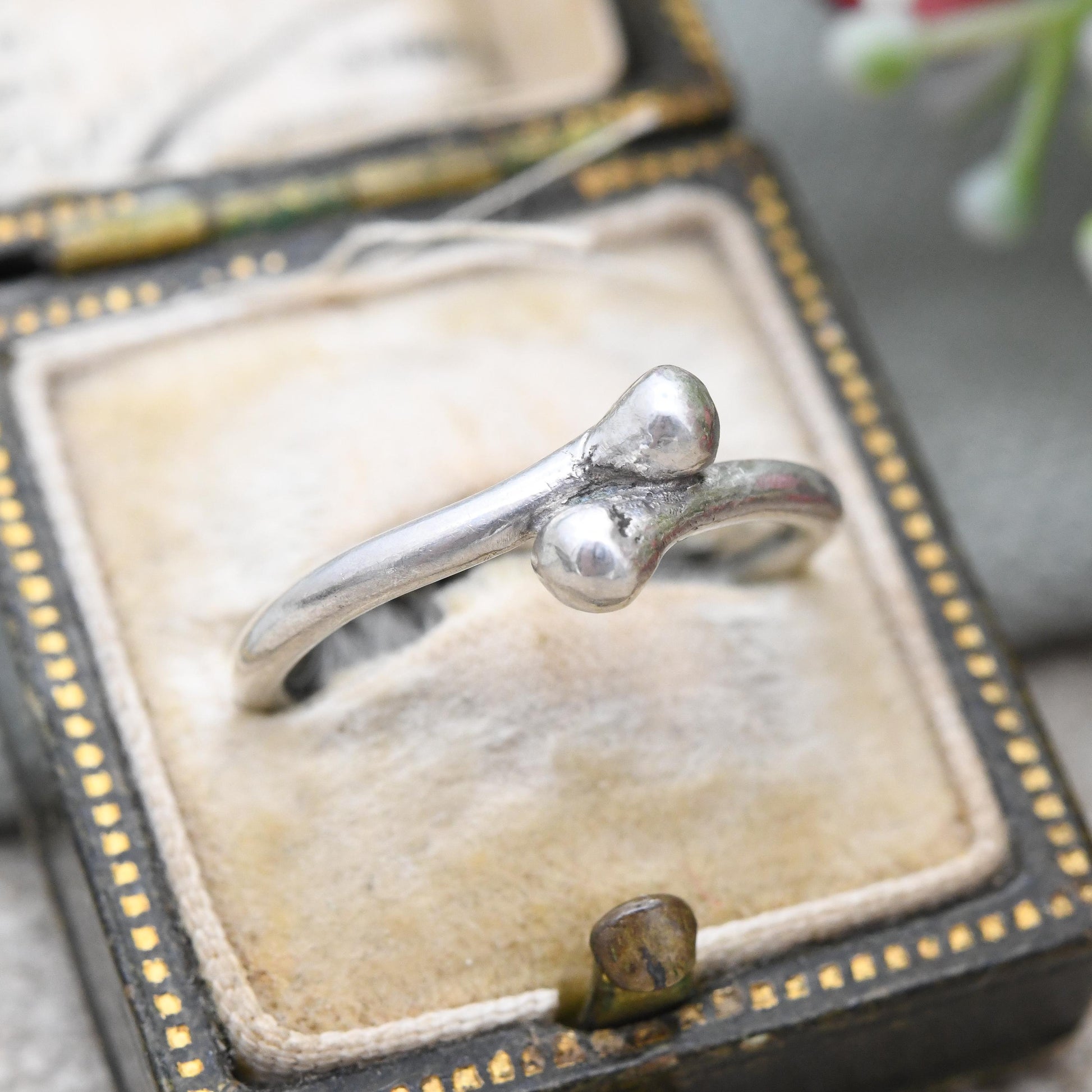 Vintage Silver Ball Ring Minimal Bypass Style - Studio Unisex Silver Jewellery | Twisted Design Crossed Band | UK Size - M | US Size - 6 1/4
