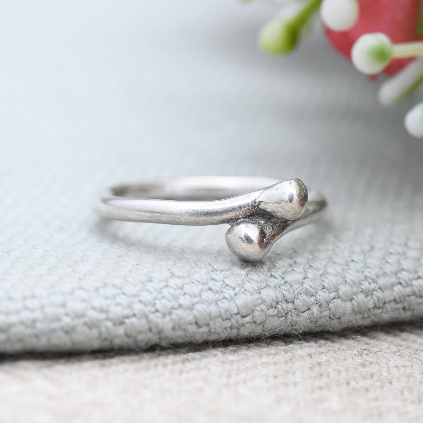 Vintage Silver Ball Ring Minimal Bypass Style - Studio Unisex Silver Jewellery | Twisted Design Crossed Band | UK Size - M | US Size - 6 1/4