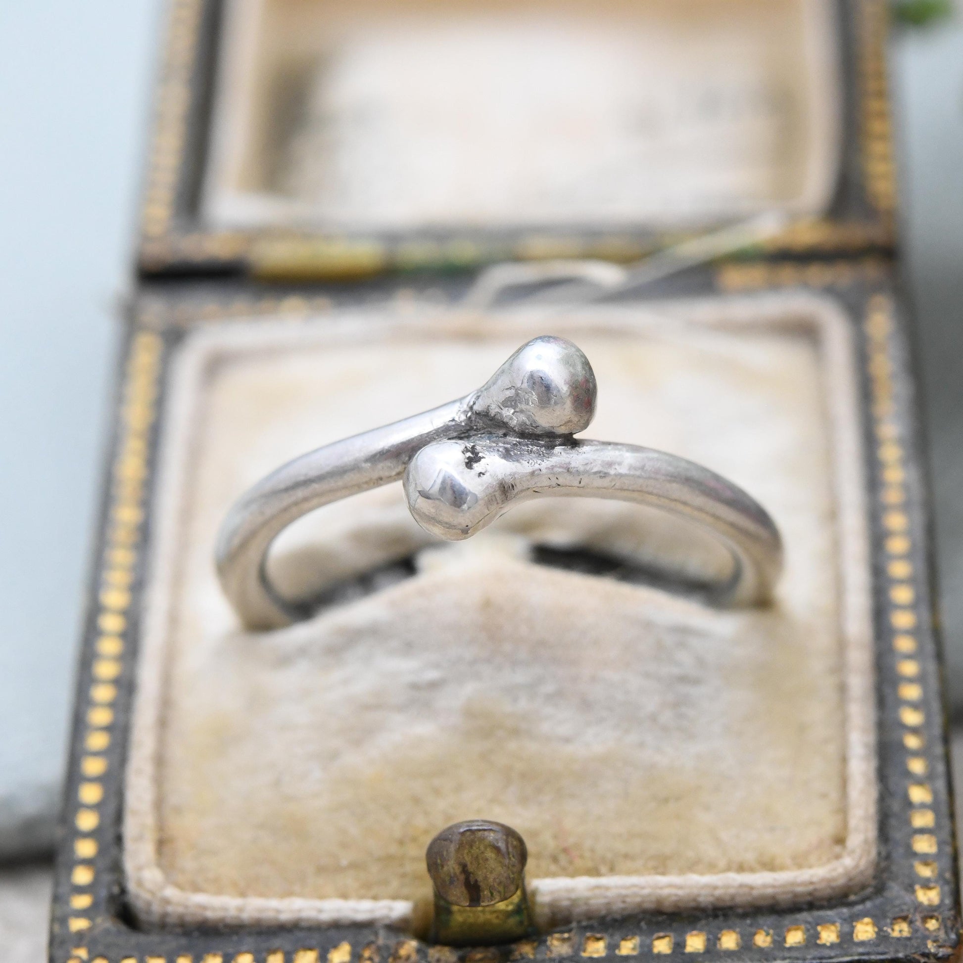 Vintage Silver Ball Ring Minimal Bypass Style - Studio Unisex Silver Jewellery | Twisted Design Crossed Band | UK Size - M | US Size - 6 1/4