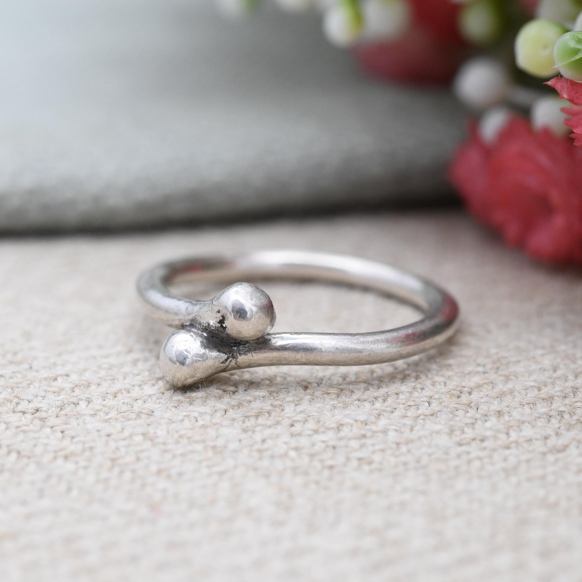 Vintage Silver Ball Ring Minimal Bypass Style - Studio Unisex Silver Jewellery | Twisted Design Crossed Band | UK Size - M | US Size - 6 1/4