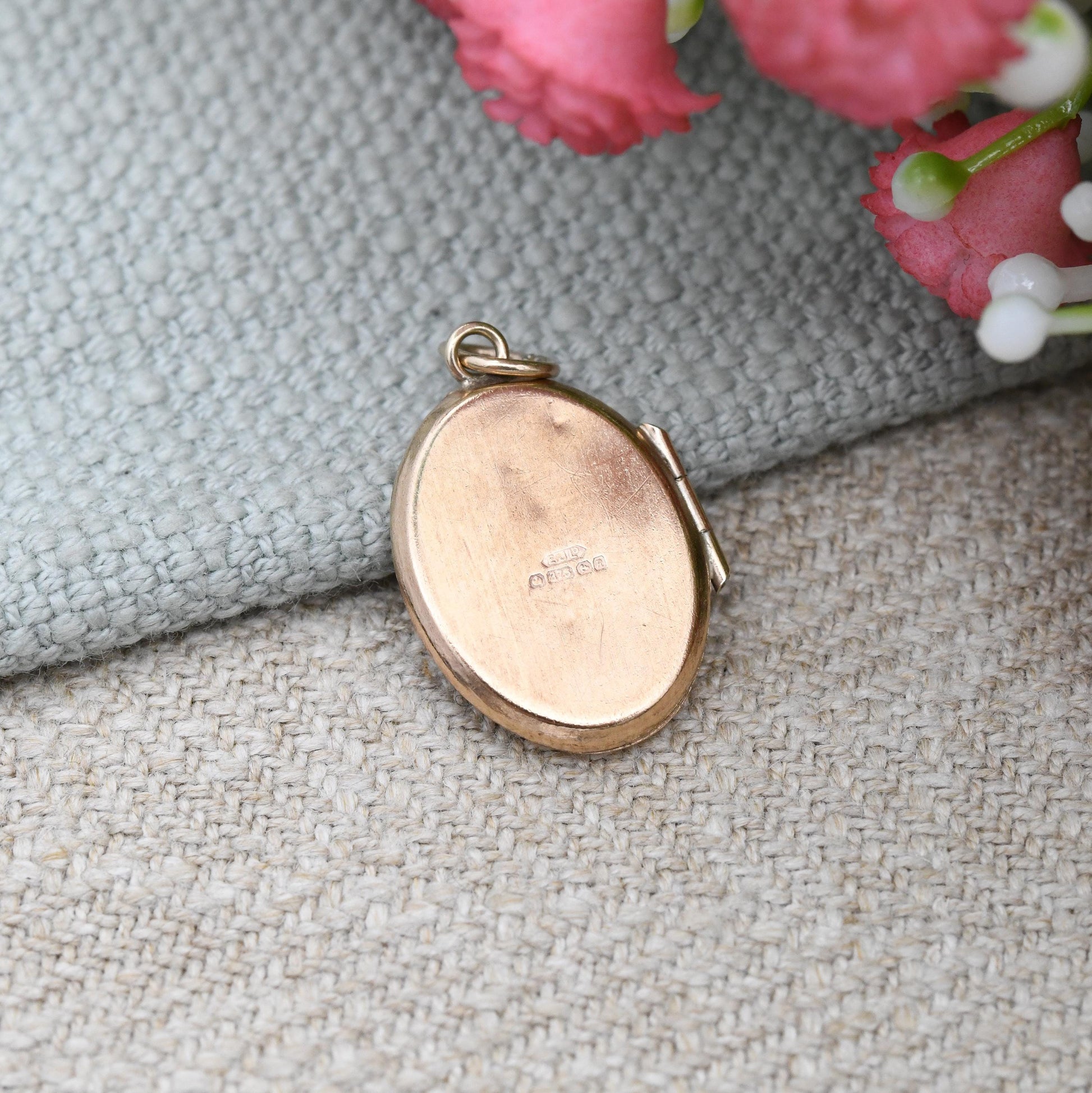 Vintage 9ct Gold Locket Pendant 1991 - Small Oval Locket Charm Pendant | Solid Gold Sentimental Jewellery Gift for Her | UK Hallmarks
