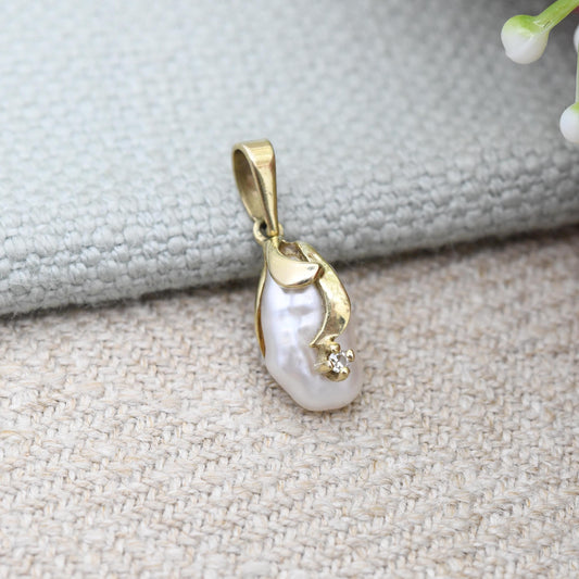 Vintage 9ct Gold Baroque Pearl Pendant 1985 with a Single Diamond - White Cultured Pearl Charm for Necklace Stack | Long Pearl Drop
