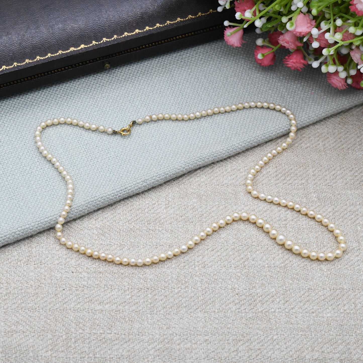 Vintage Faux Pearl Necklace in Fitted Box with 9ct Gold Clasp - Northern Goldsmiths Company Duchess Pearls Reg. No. 426873 | Choker 16"
