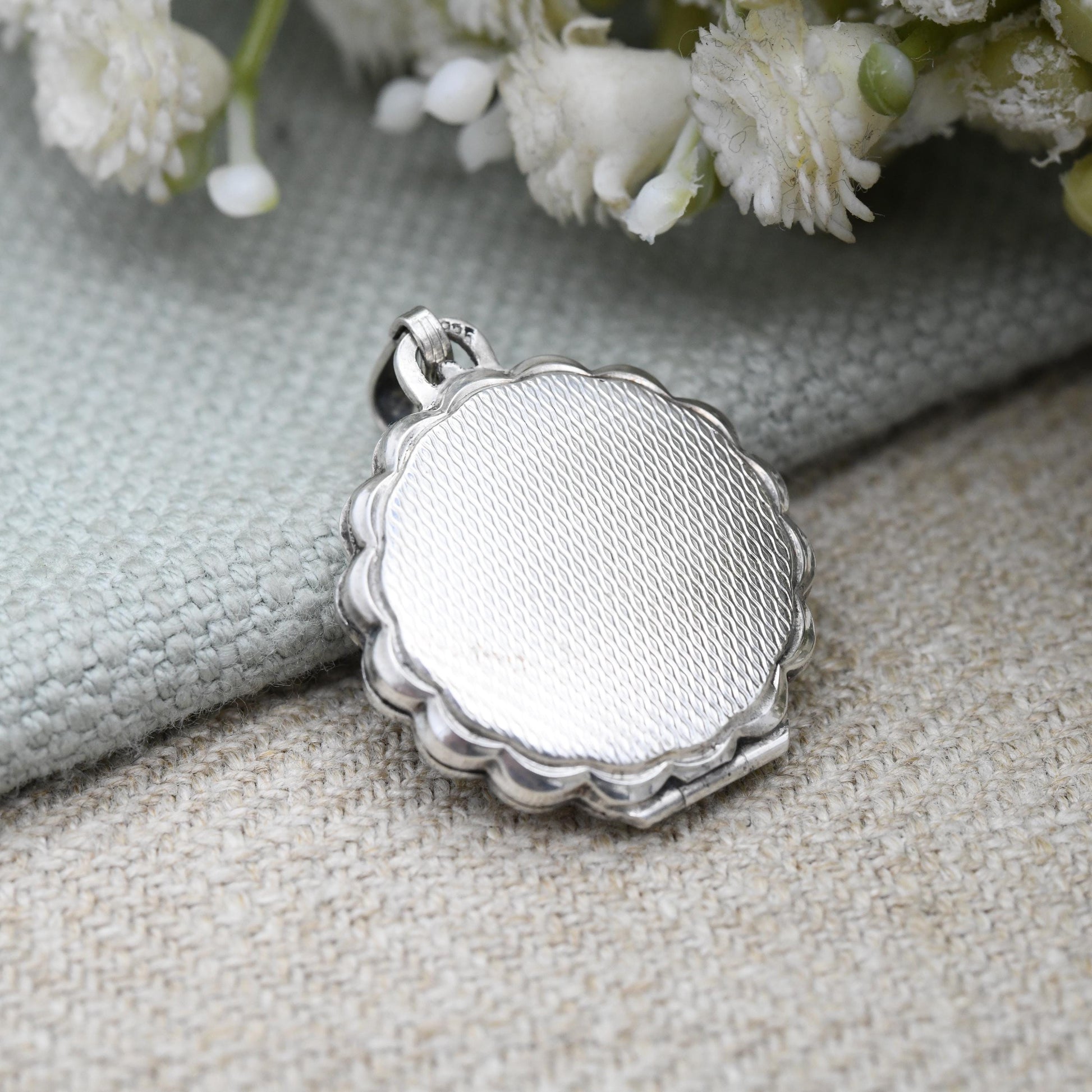 Vintage K&L Sterling Silver Locket Pendant with Mother of Peal Flower Design Kordes and Lichtenfels - Round Locket Charm for Necklace Stack