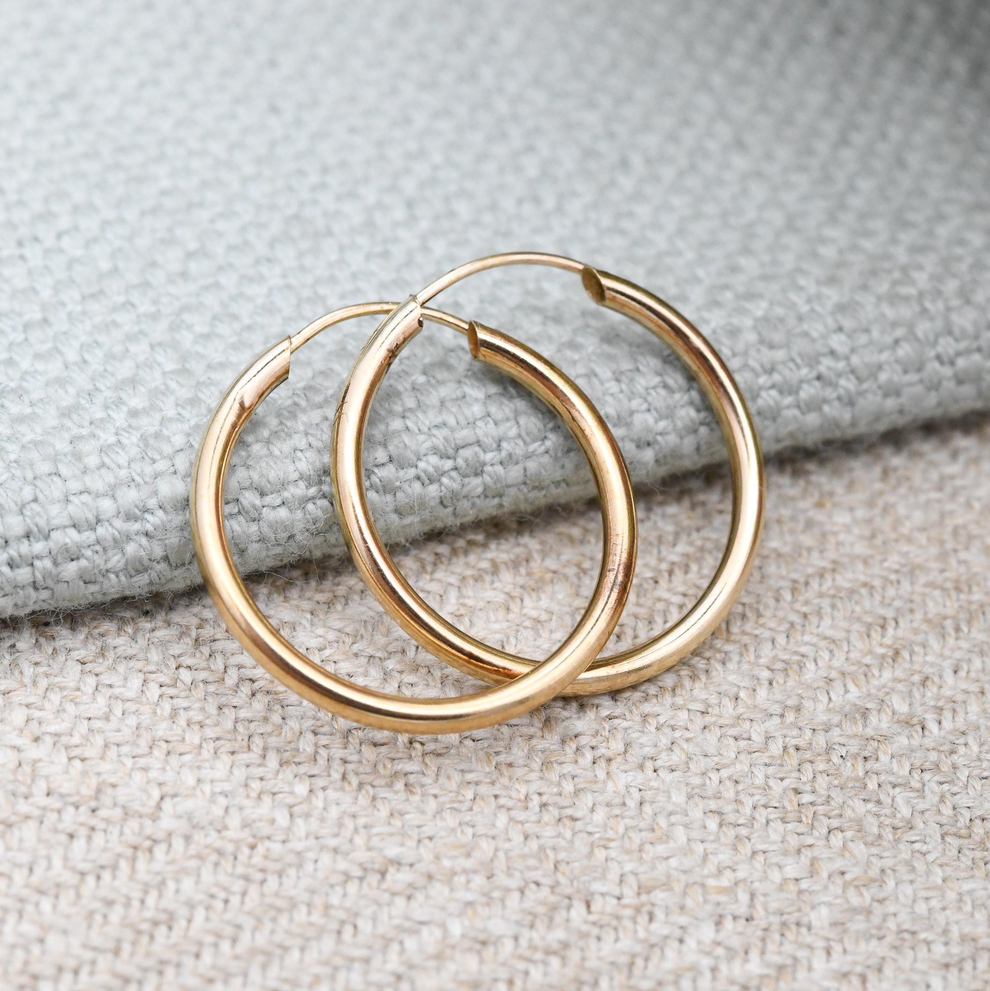 Vintage 9ct Gold Hoop Earrings Design - Minimal Hollow Hoops | Pretty Gold Jewellery Gift for Her | Everyday Gold Jewellery | 19mm Diameter