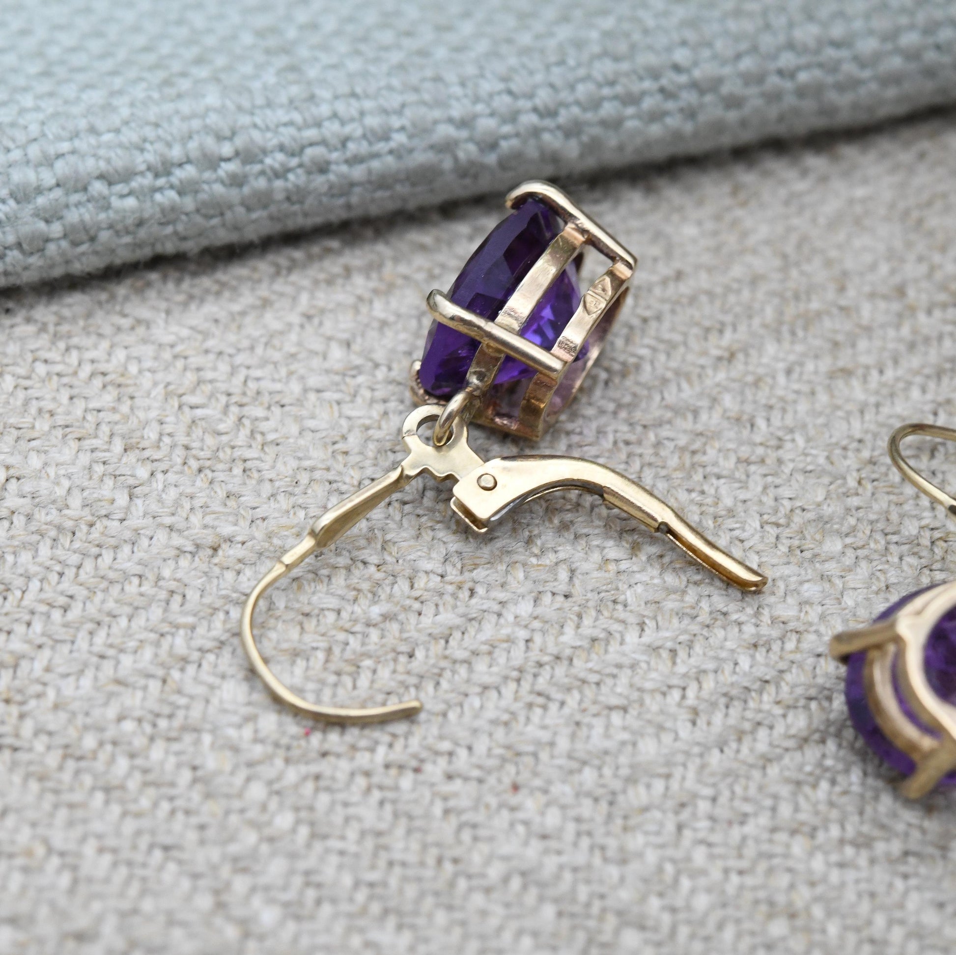 9ct Gold Amethyst Drop Earrings 2003 - Solid Gold Dangle Stud Earrings | Large Faceted Purple Gemstone | Pretty Jewellery Gift for Her