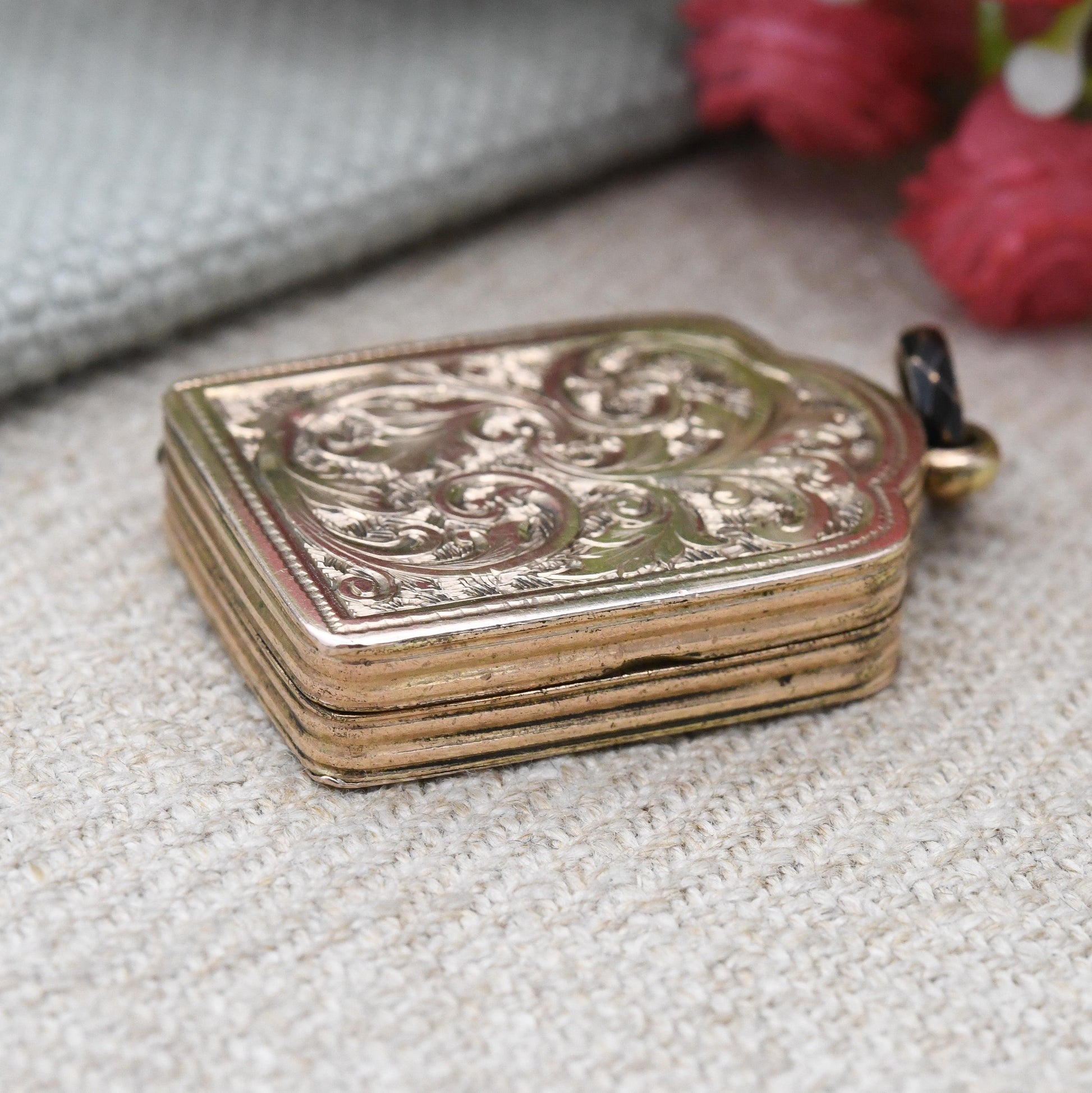 Antique Victorian Book Locket 9ct Gold Back and Front - Engraved Floral Scrolling Design Blank Shield | Aesthetic Movement Leaves