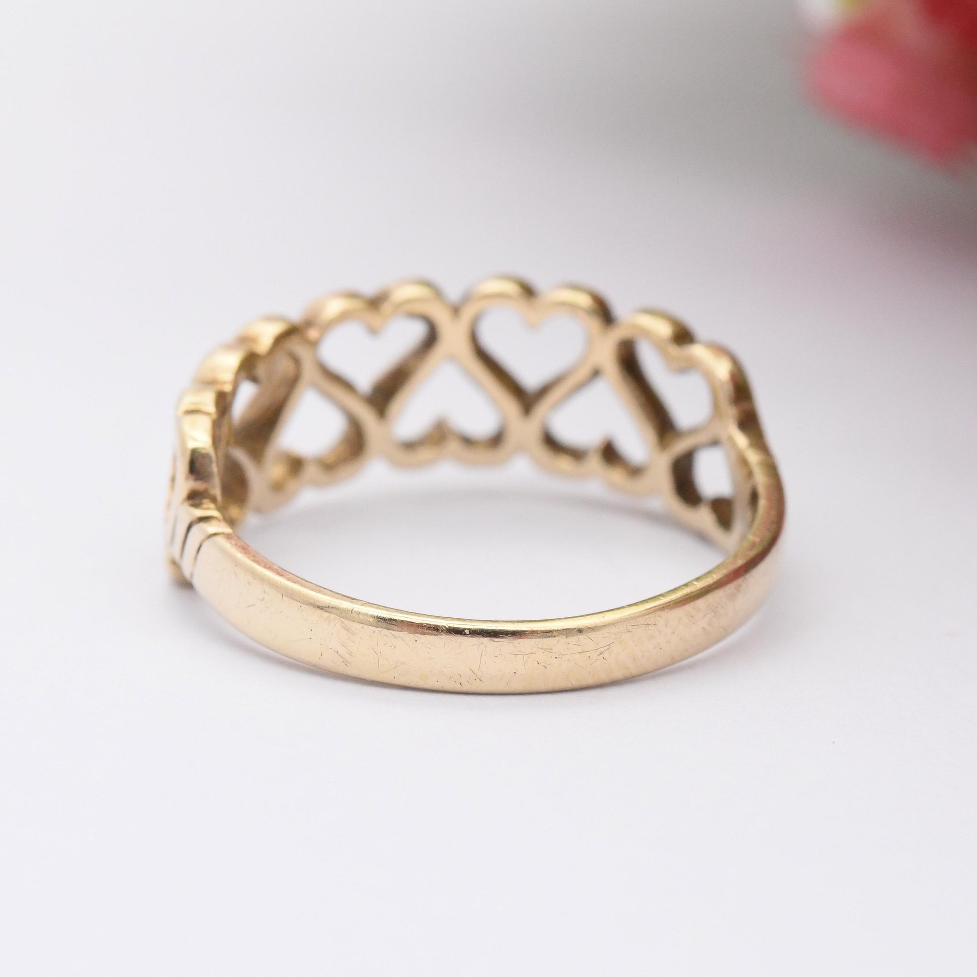 Vintage 9ct Gold Heart Ring 1976 - Open Love Heart Design Mid-Century 1970s Sentimental Jewellery Gift | UK Size - P | US Size - 7 1/2