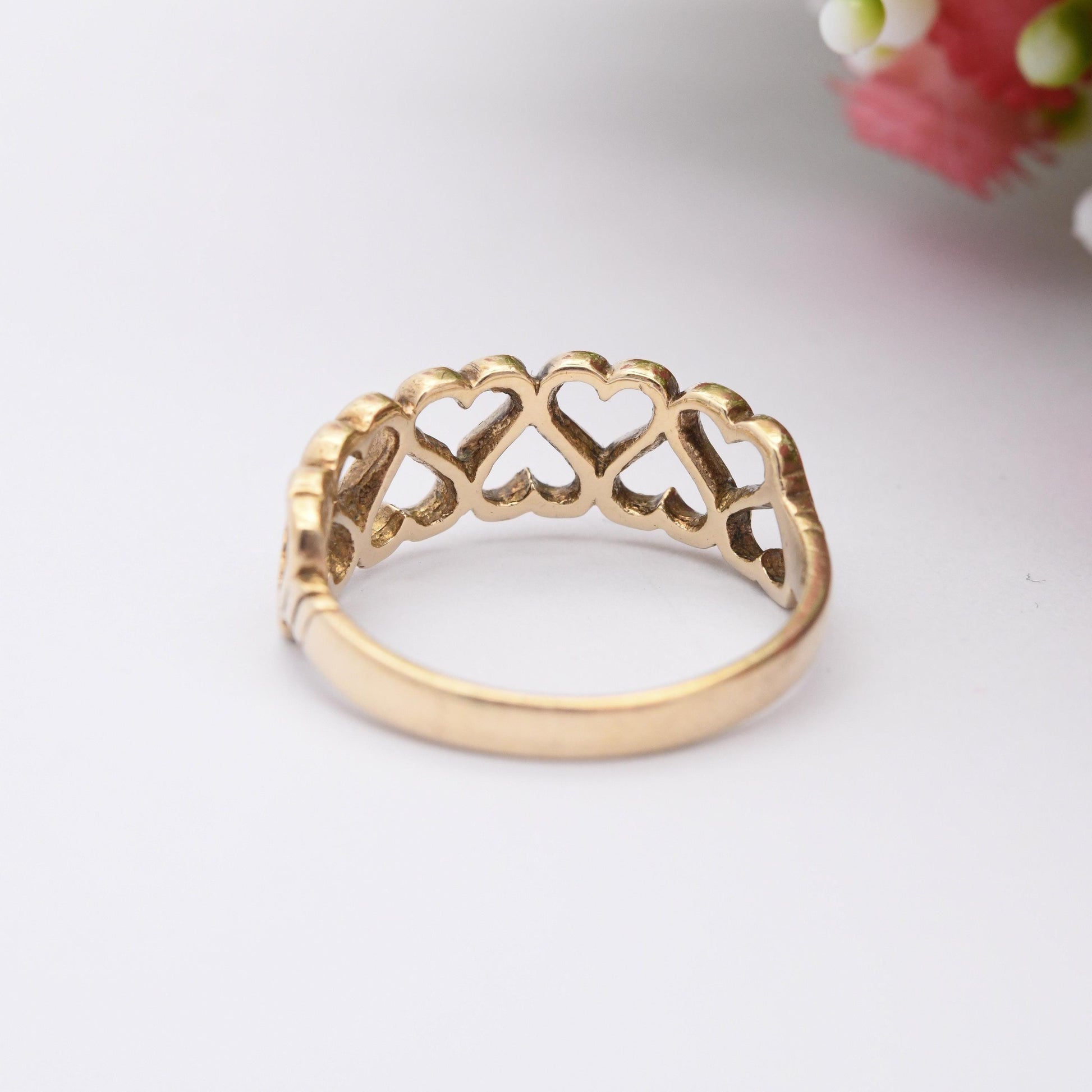 Vintage 9ct Gold Heart Ring 1976 - Open Love Heart Design Mid-Century 1970s Sentimental Jewellery Gift | UK Size - P | US Size - 7 1/2