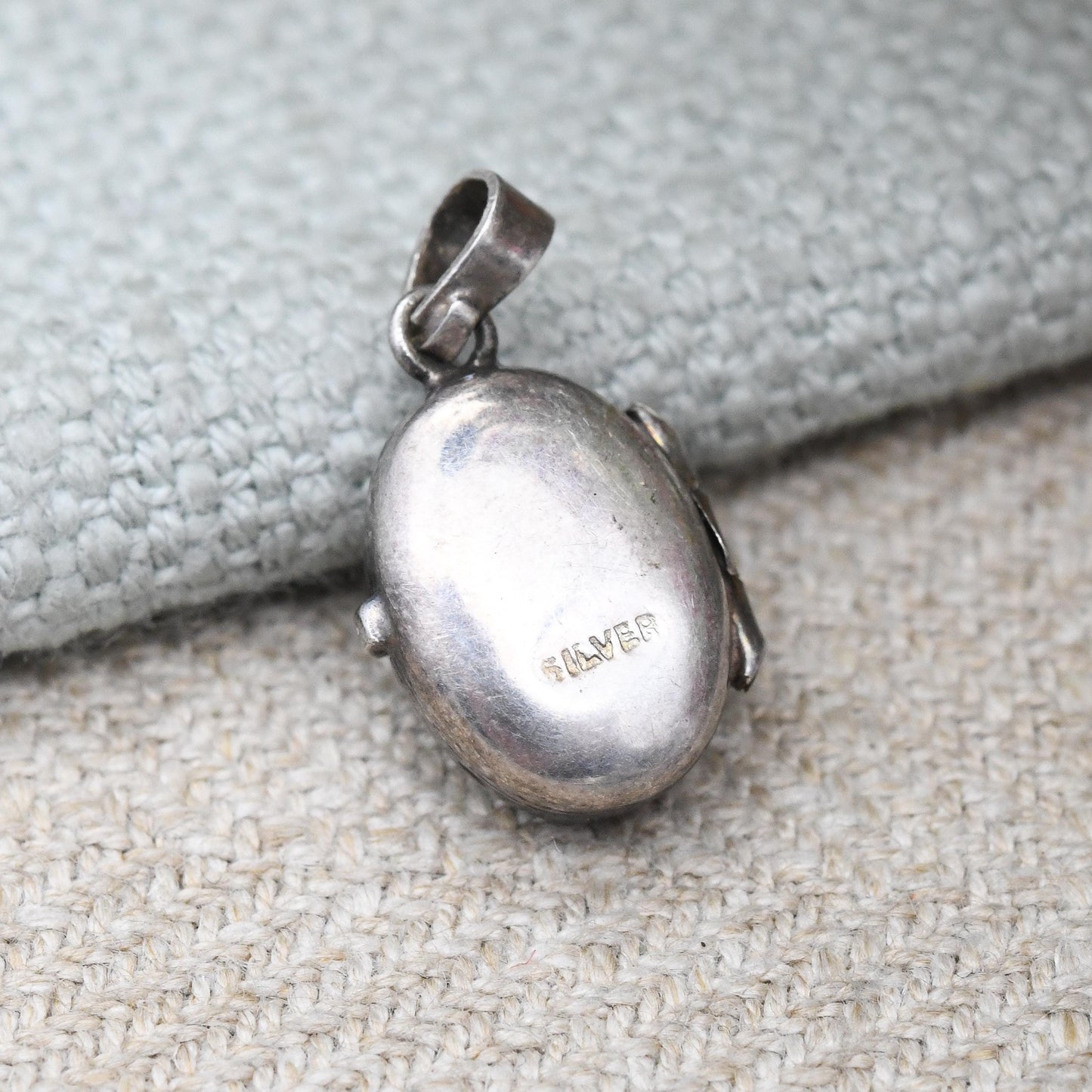Vintage Sterling Silver Locket Pendant Small Charm - Mini Oval Locket Gift for Necklace Stack Charm Bracelet | Small Photo Picture Locket