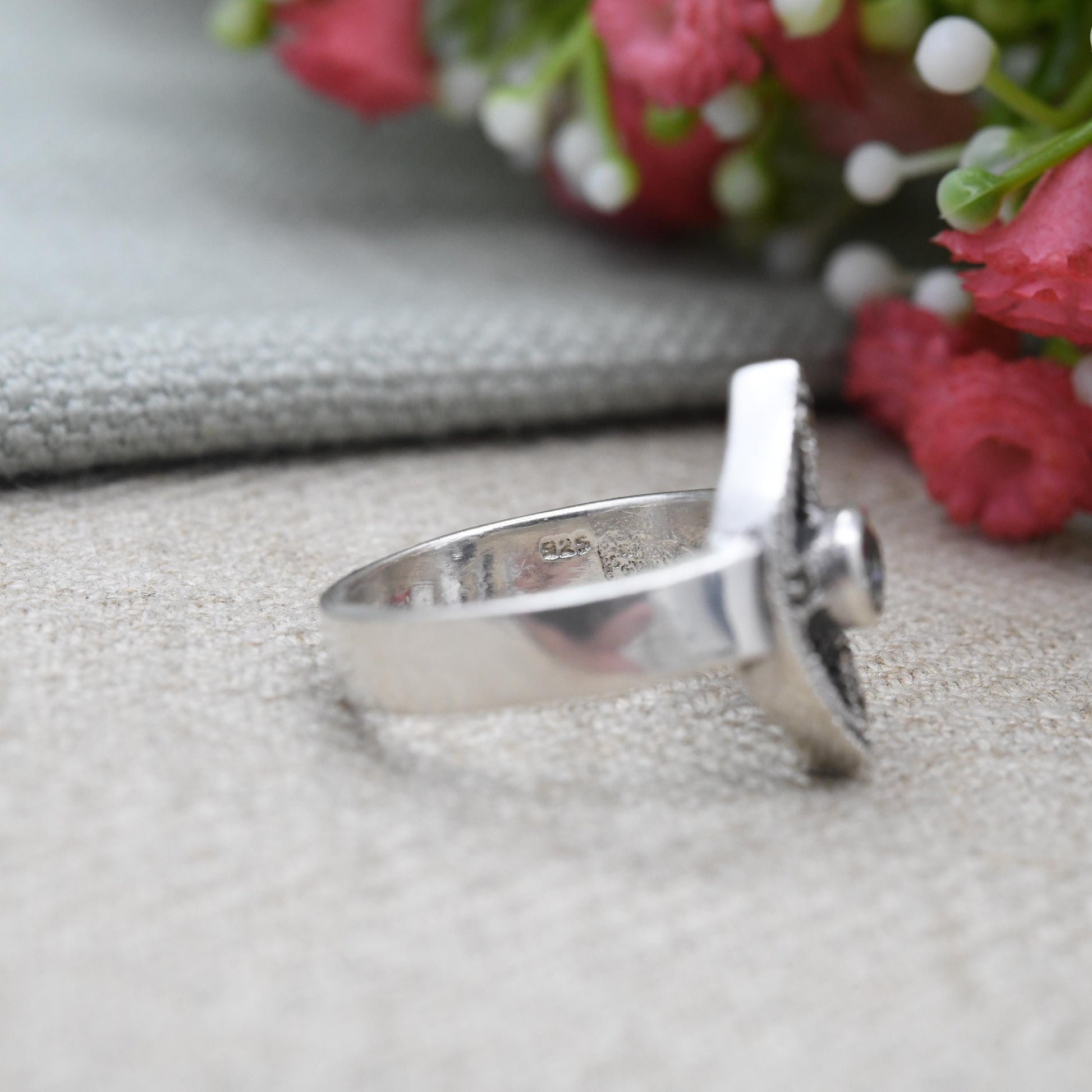 Vintage Sterling Silver Marquise Shape Solitaire Ring with Marcasite - Round Clear Stone Milgrain Setting | UK Size - M | US Size - 6 1/2